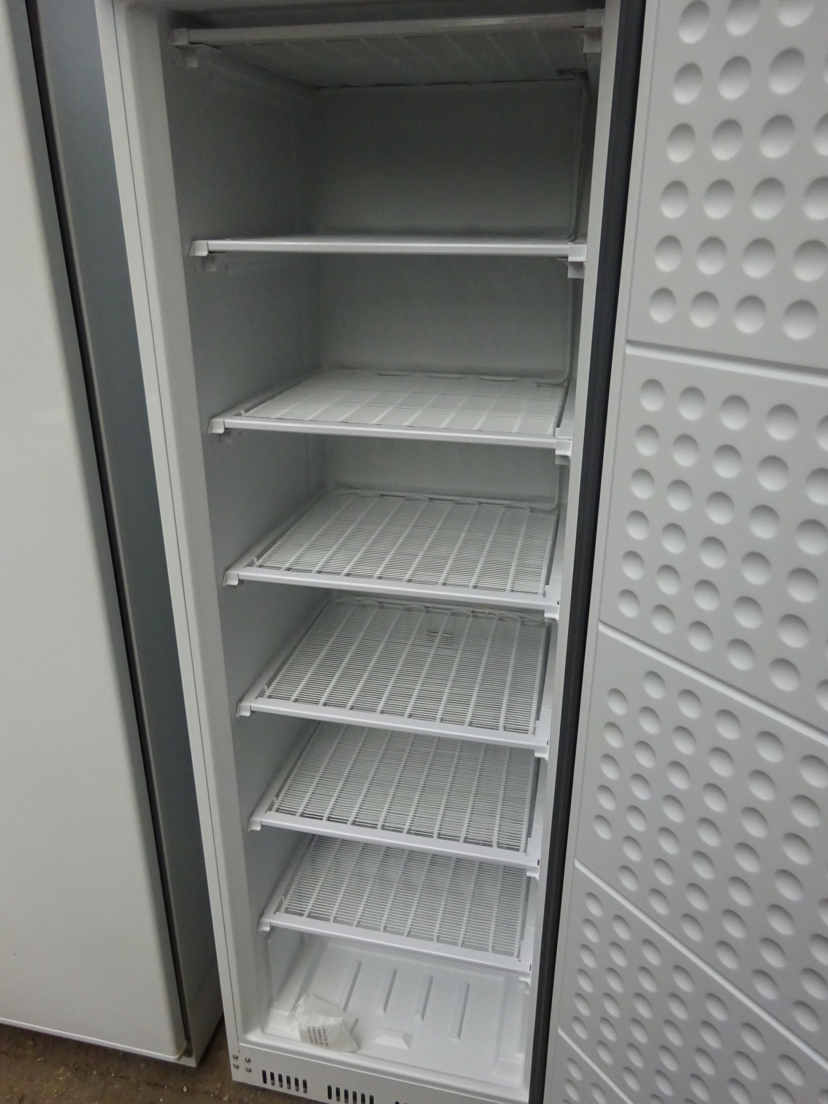 Lowe G2 single door upright freezer. - Image 2 of 2