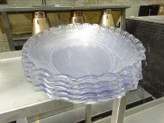 5 plastic oval bowls