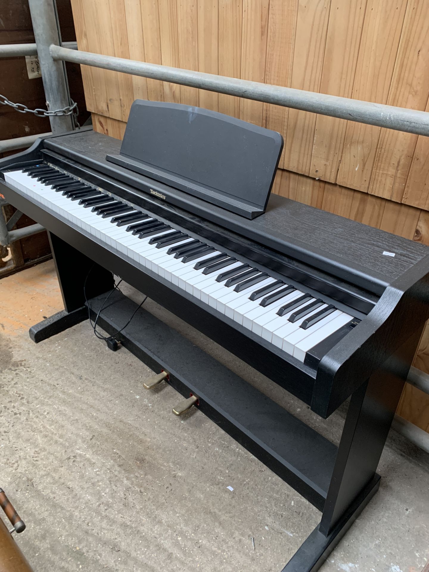 Technics SX PC25 electronic piano in working order