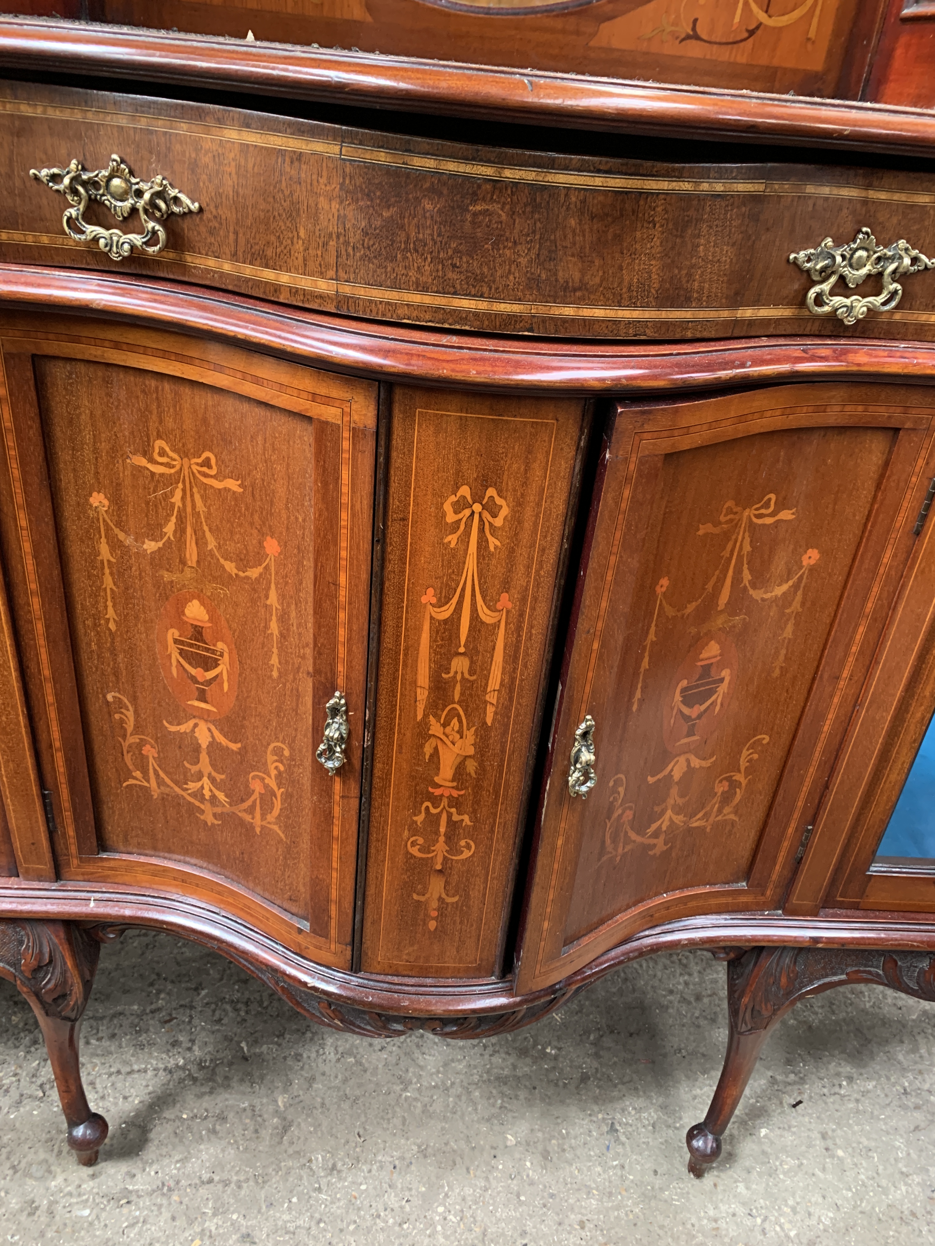 Edwardian mahogany bow fronted display cabinet - Image 3 of 7