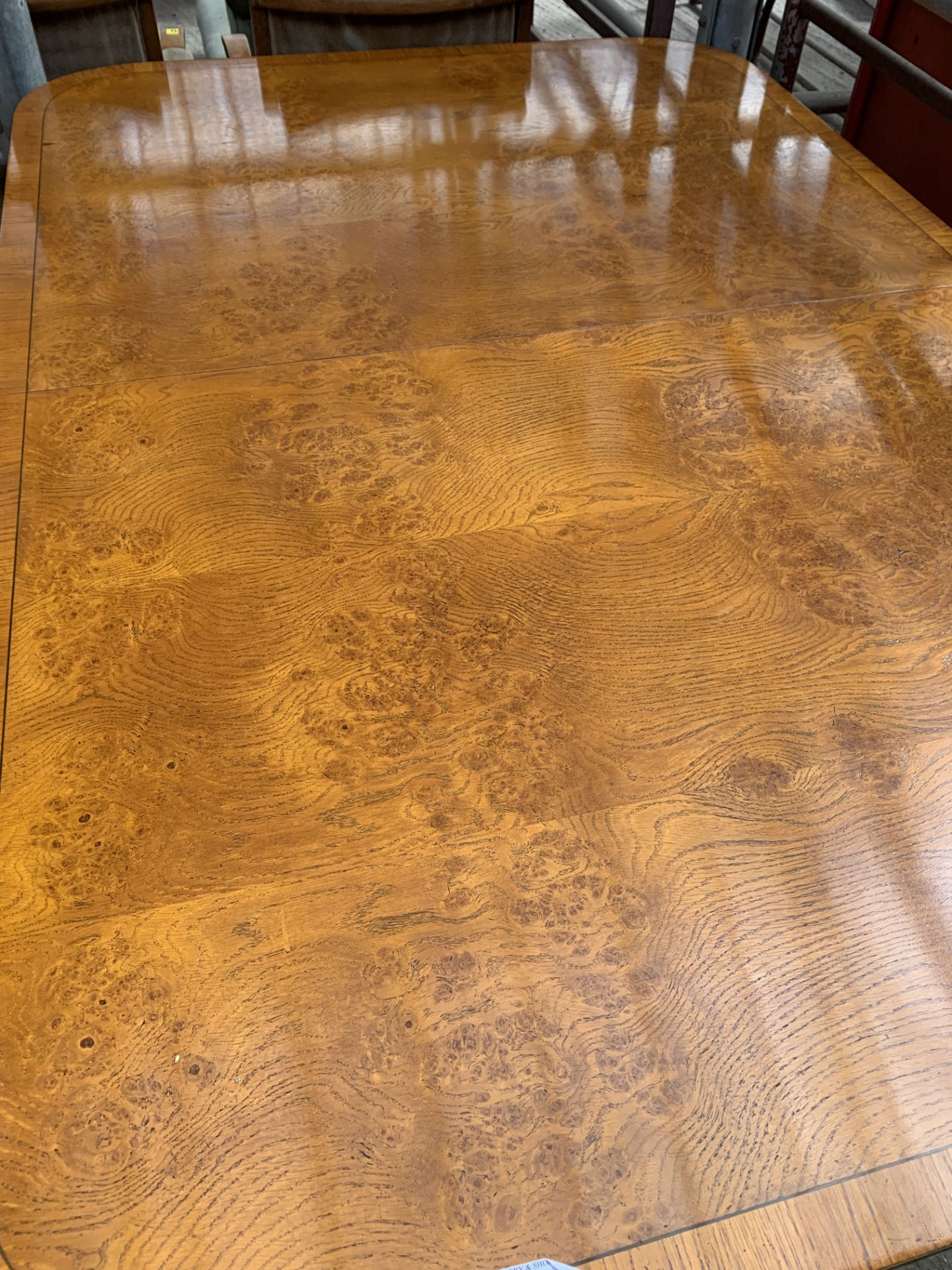Walnut veneer extendable dining table by Brights of Nettlebed - Image 3 of 4