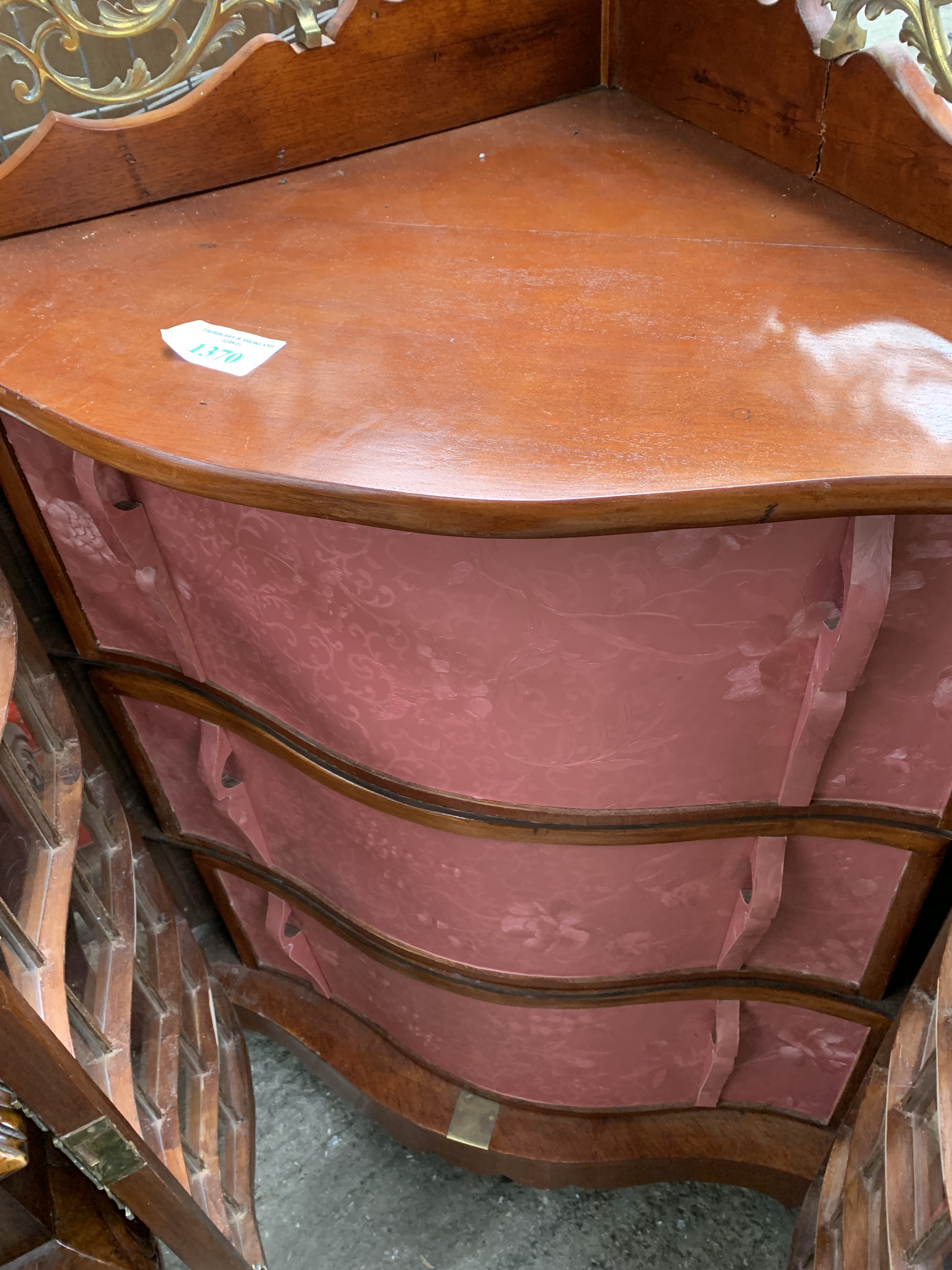 Mahogany Oriental style serpentine front corner chest of drawers - Image 3 of 4