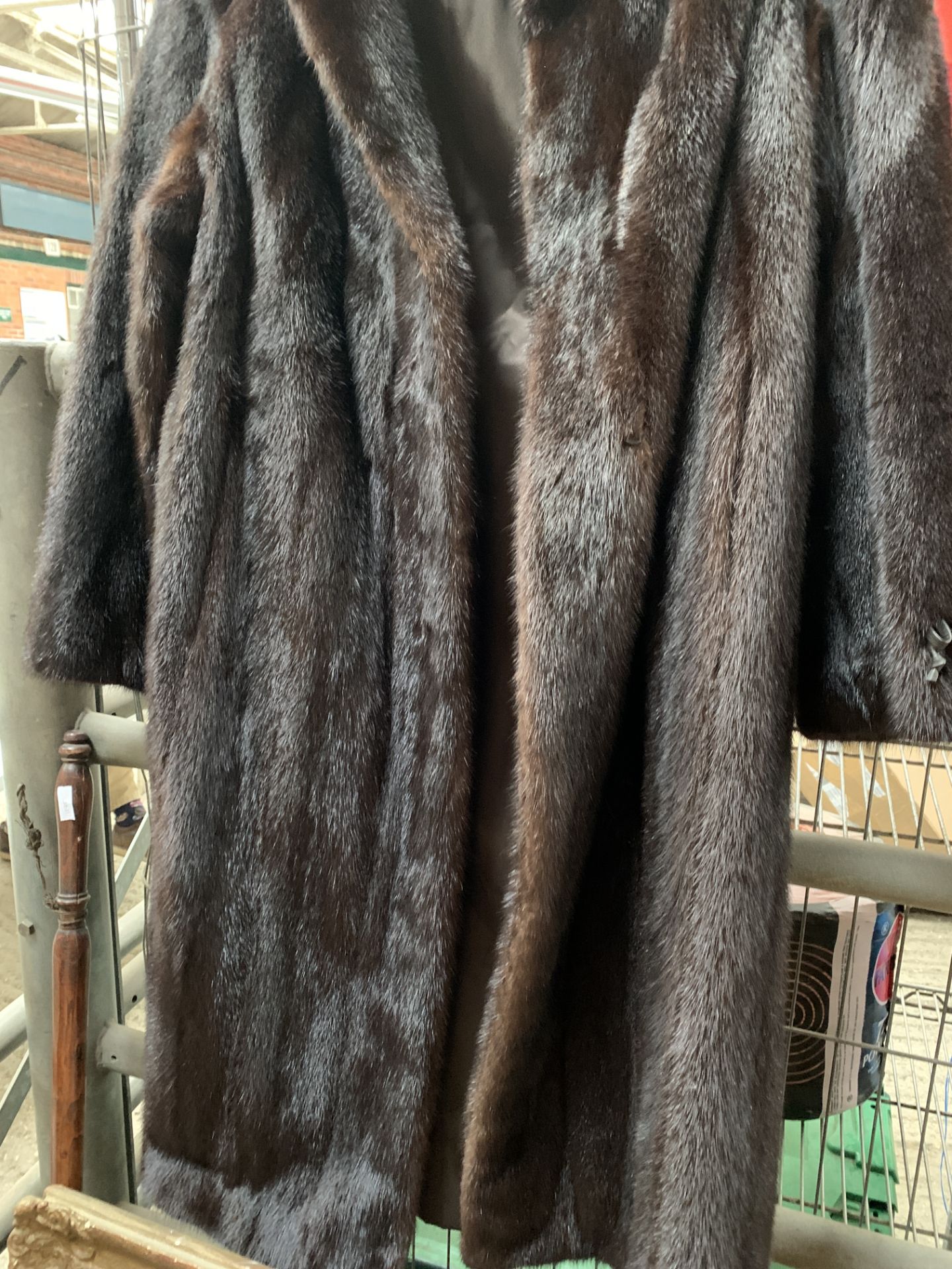 Full length dark brown mink fur coat - Image 3 of 3