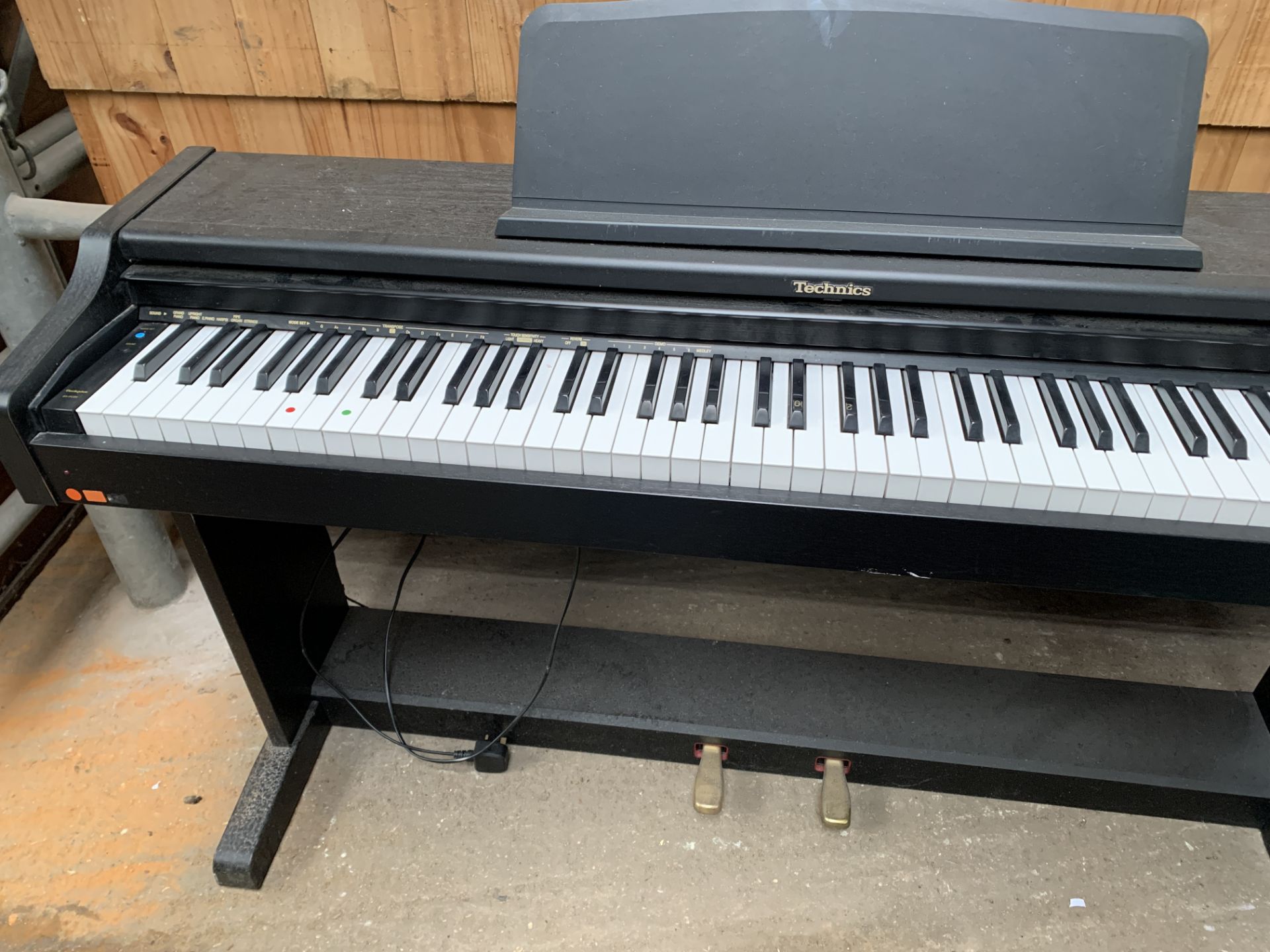Technics SX PC25 electronic piano in working order - Image 4 of 5