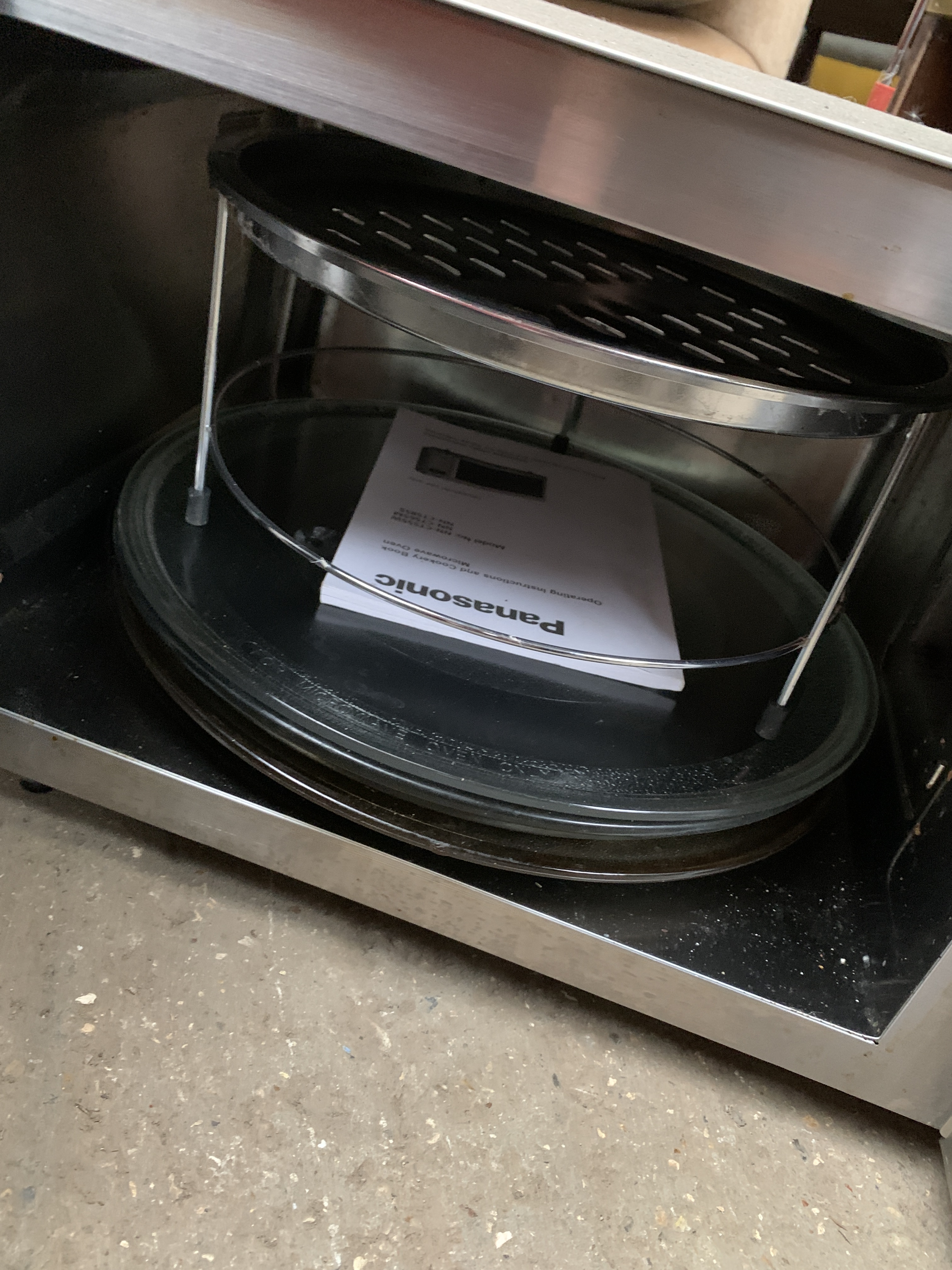 Panasonic MN-CT585S microwave oven - Image 2 of 3