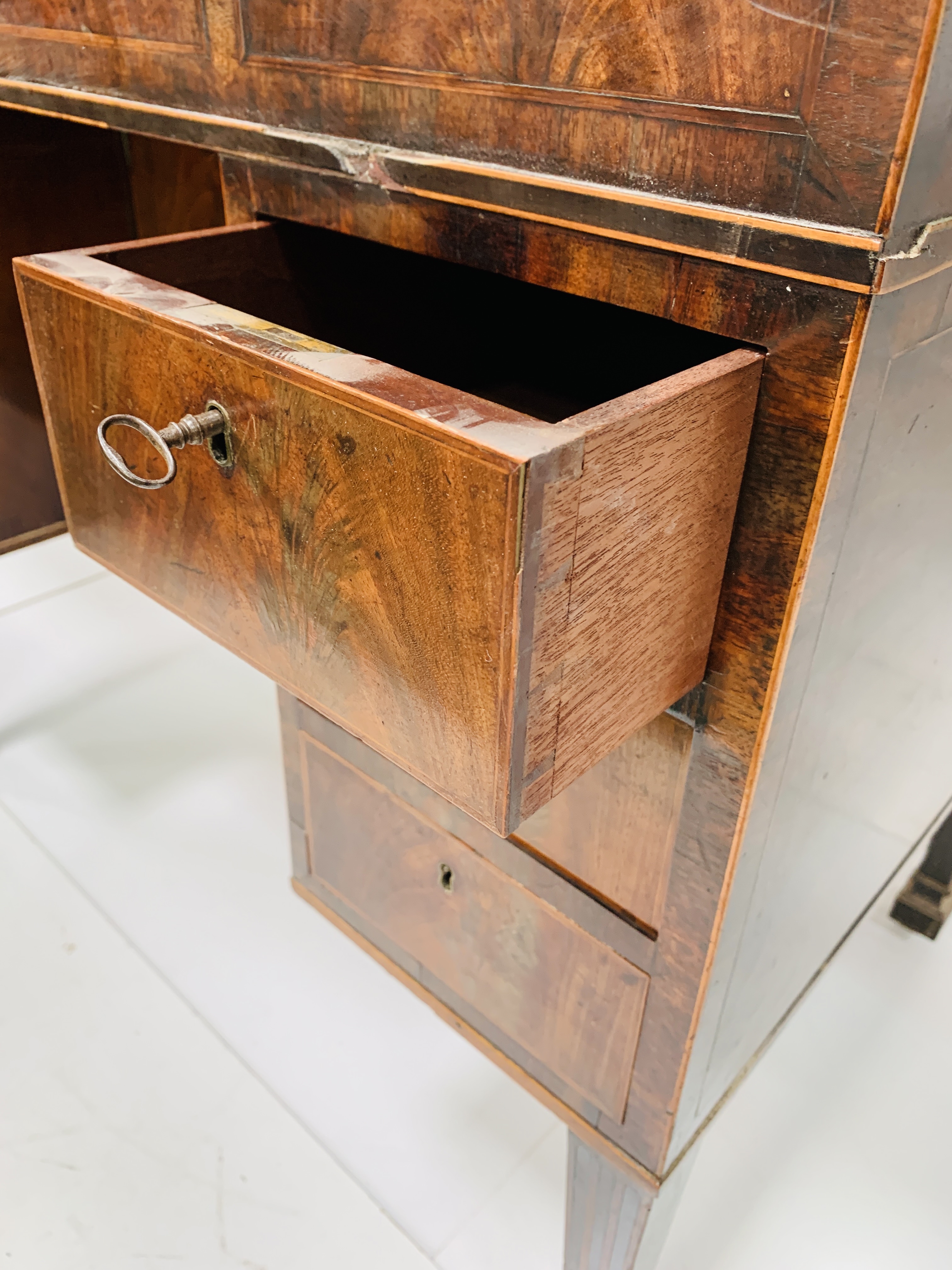 An inlaid burr mahogany campaign desk cum washstand - Image 6 of 9