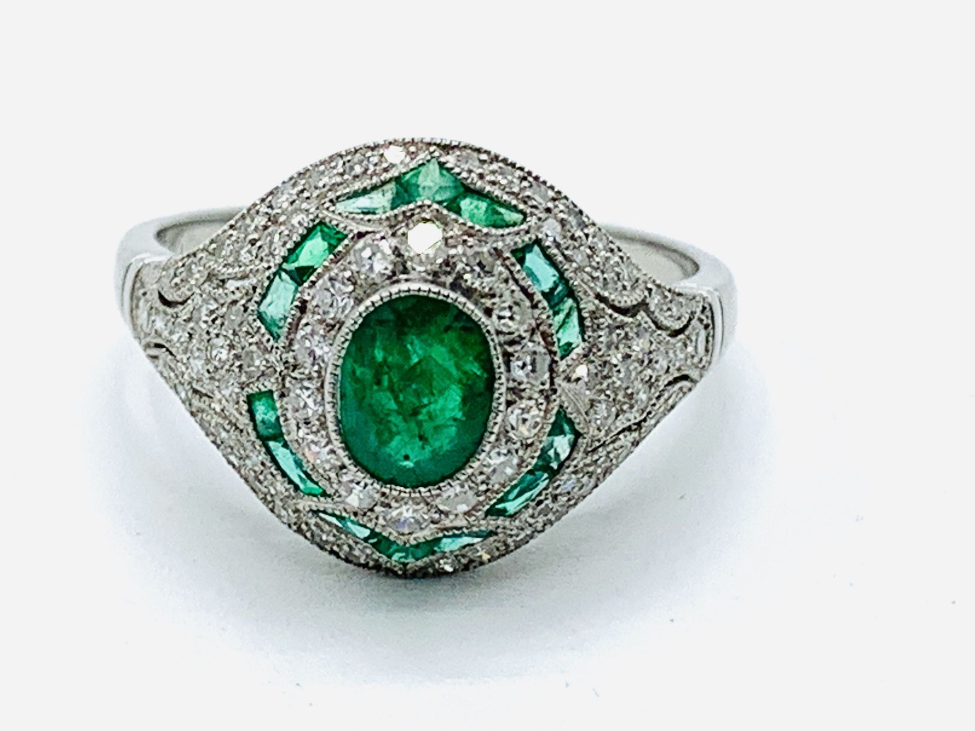 Platinum emerald and diamond ring - Image 3 of 5