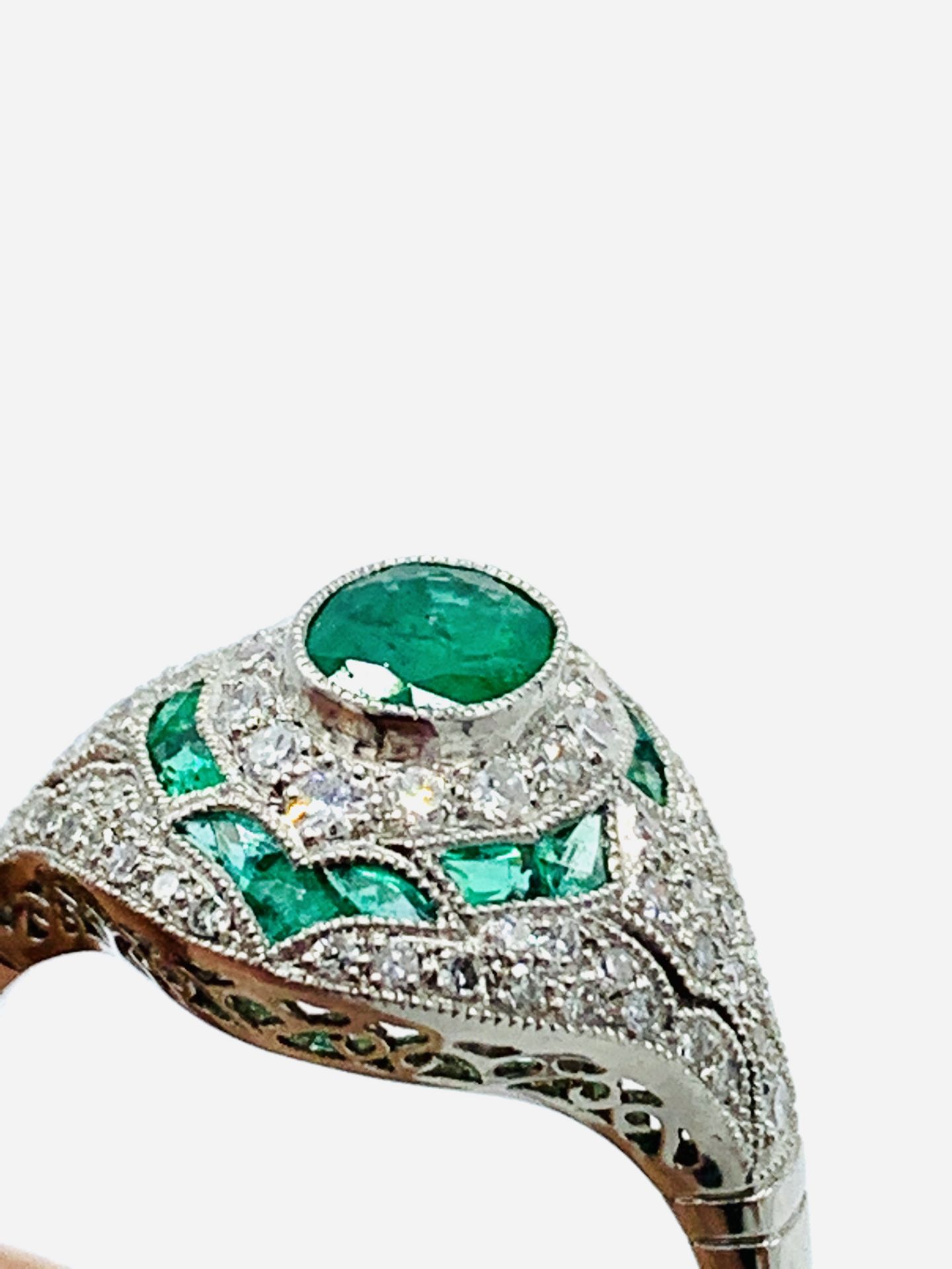 Platinum emerald and diamond ring - Image 2 of 5