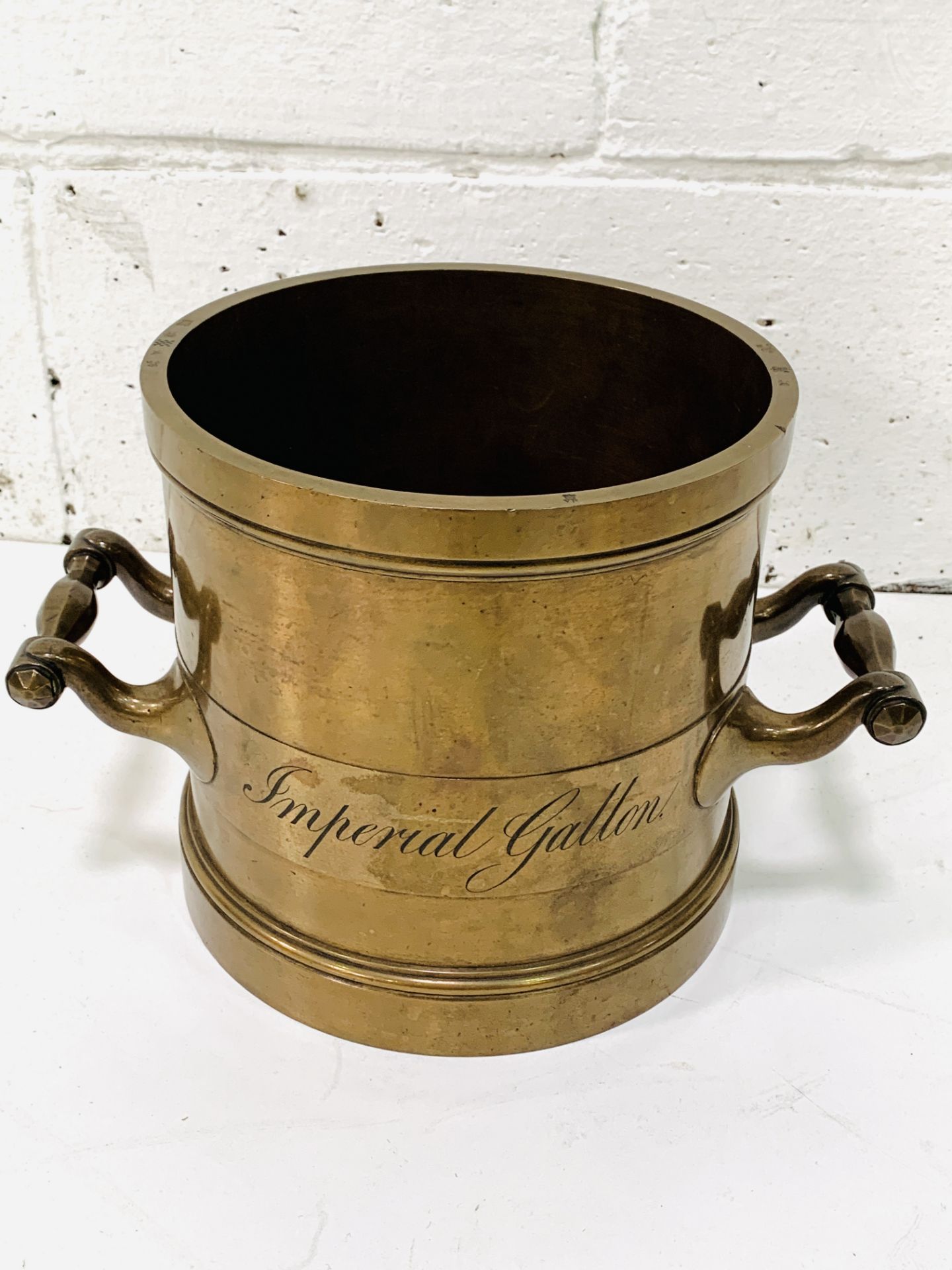 Imperial gallon bronze measure - Image 2 of 4