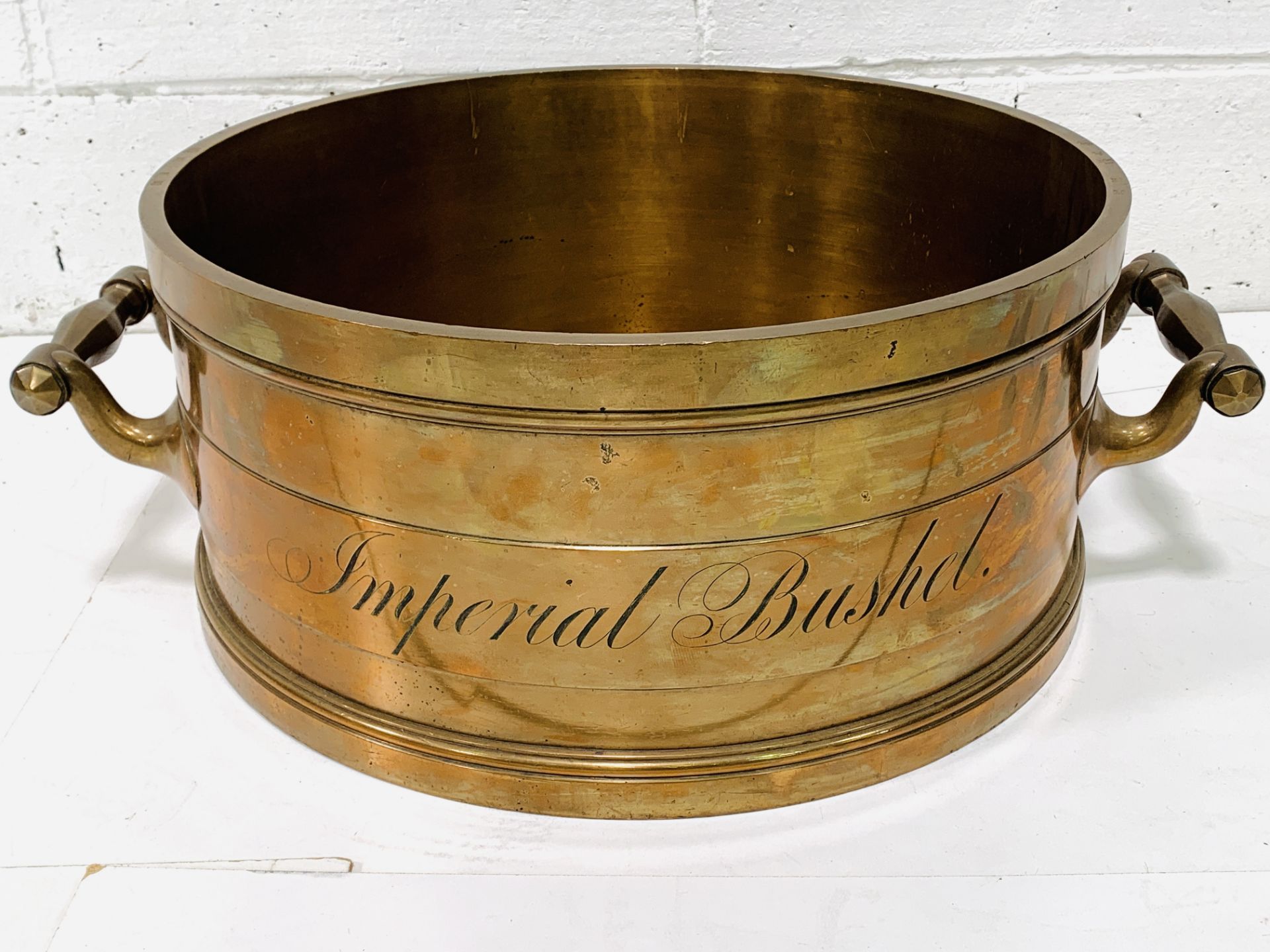 Imperial bushel bronze measure - Image 2 of 7