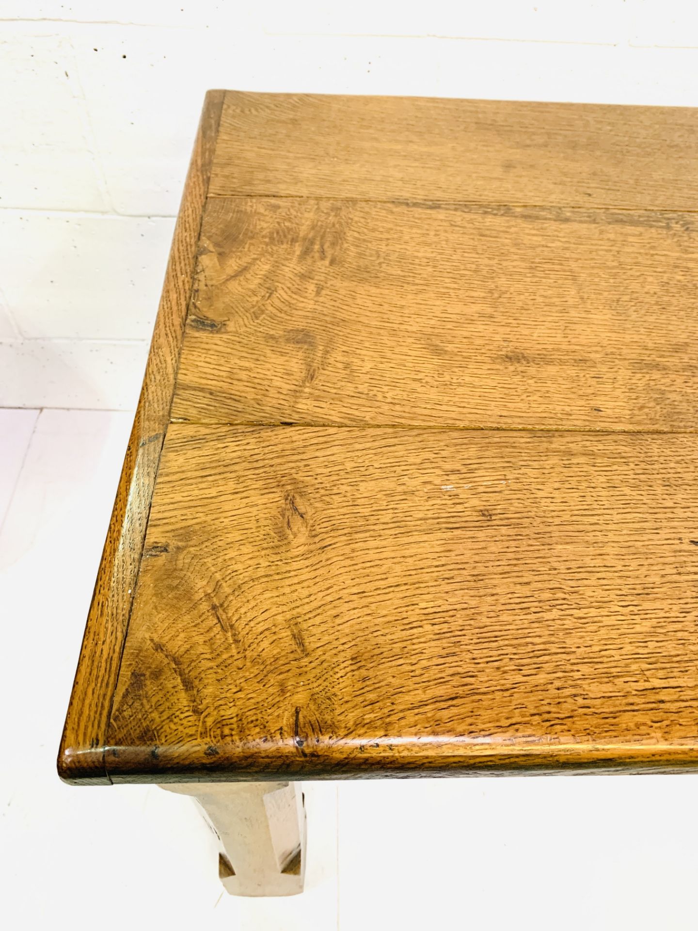 Oak refectory style table - Image 9 of 9