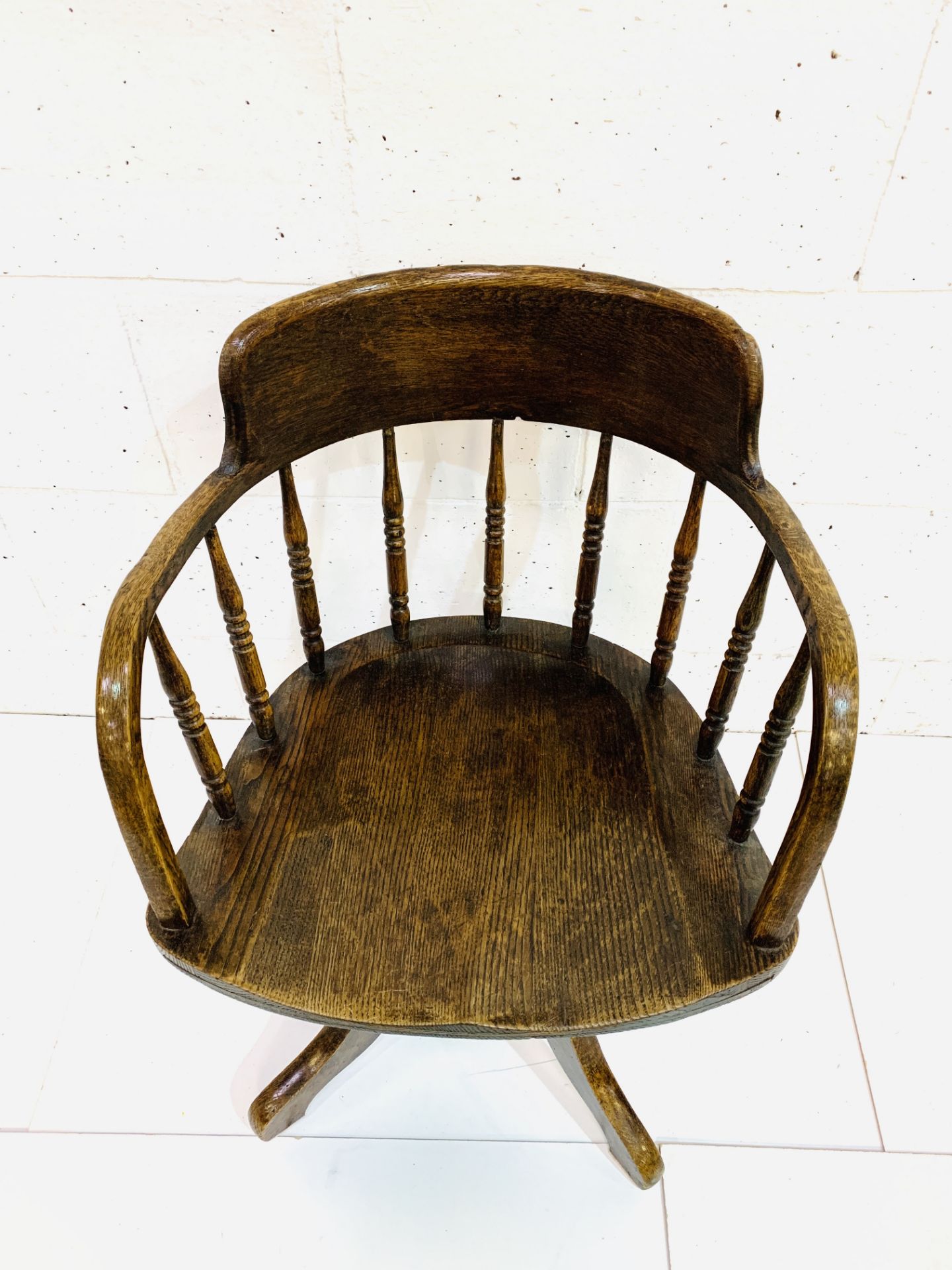 1930s oak height-adjustable swivel rail back open armchair - Image 4 of 4