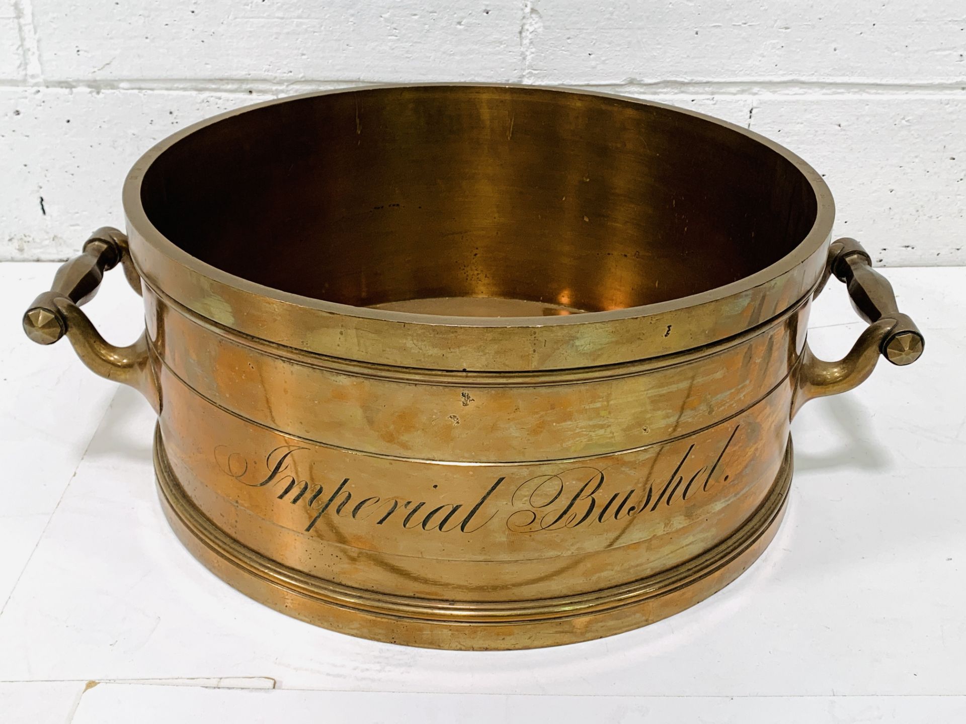 Imperial bushel bronze measure - Image 3 of 7