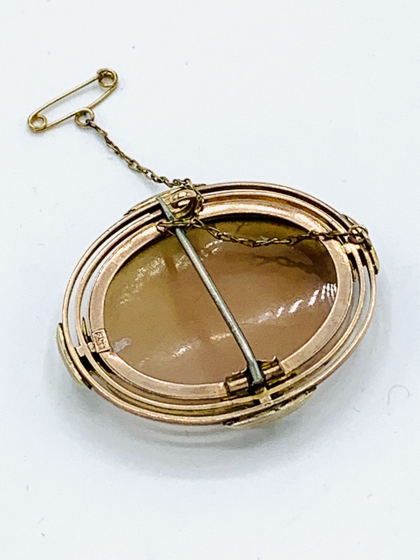 9ct gold oval Cameo brooch. - Image 2 of 3