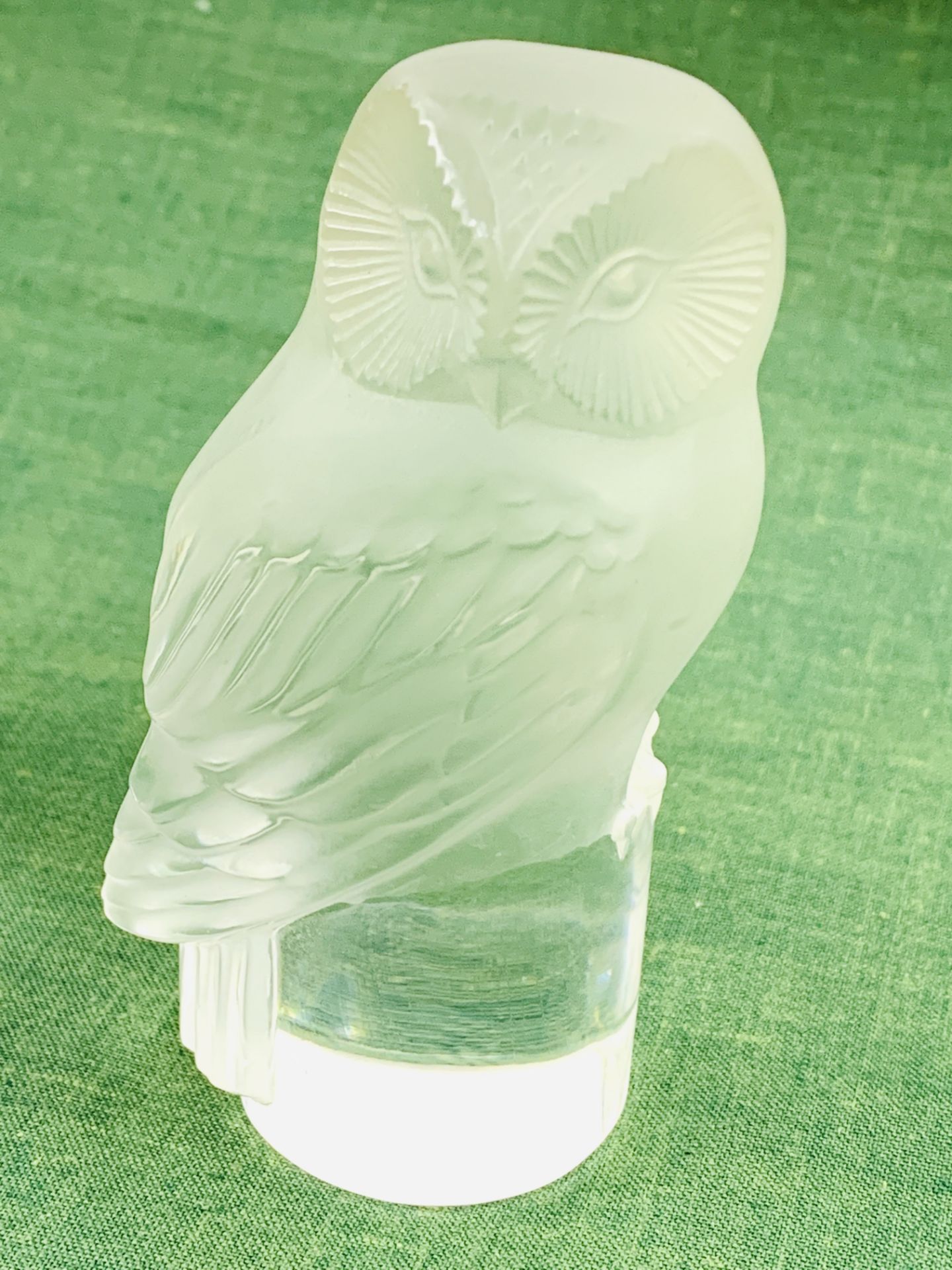 Two Lalique glass figurines of a perched owl - Image 2 of 4