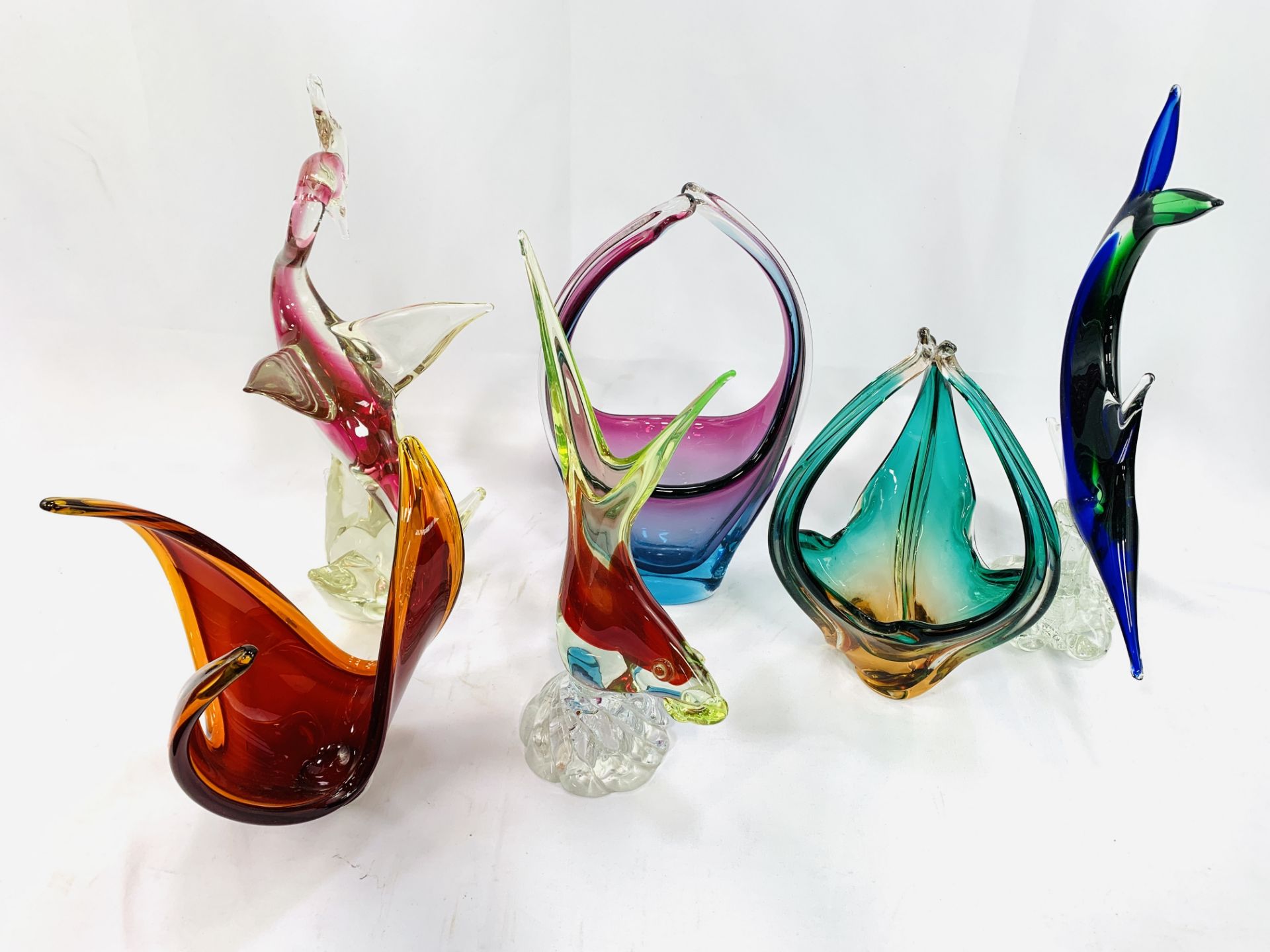 Six items of Murano glass