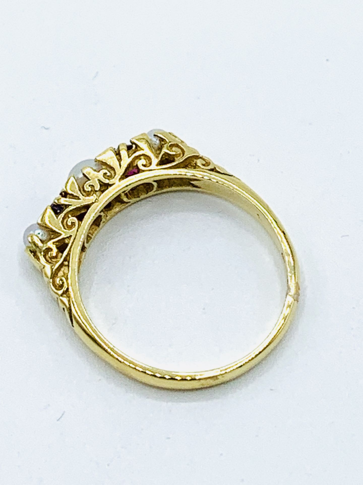 18ct yellow gold ruby and seed pearl ring. - Image 3 of 4
