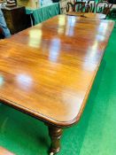 Victorian mahogany wind out extendable dining table