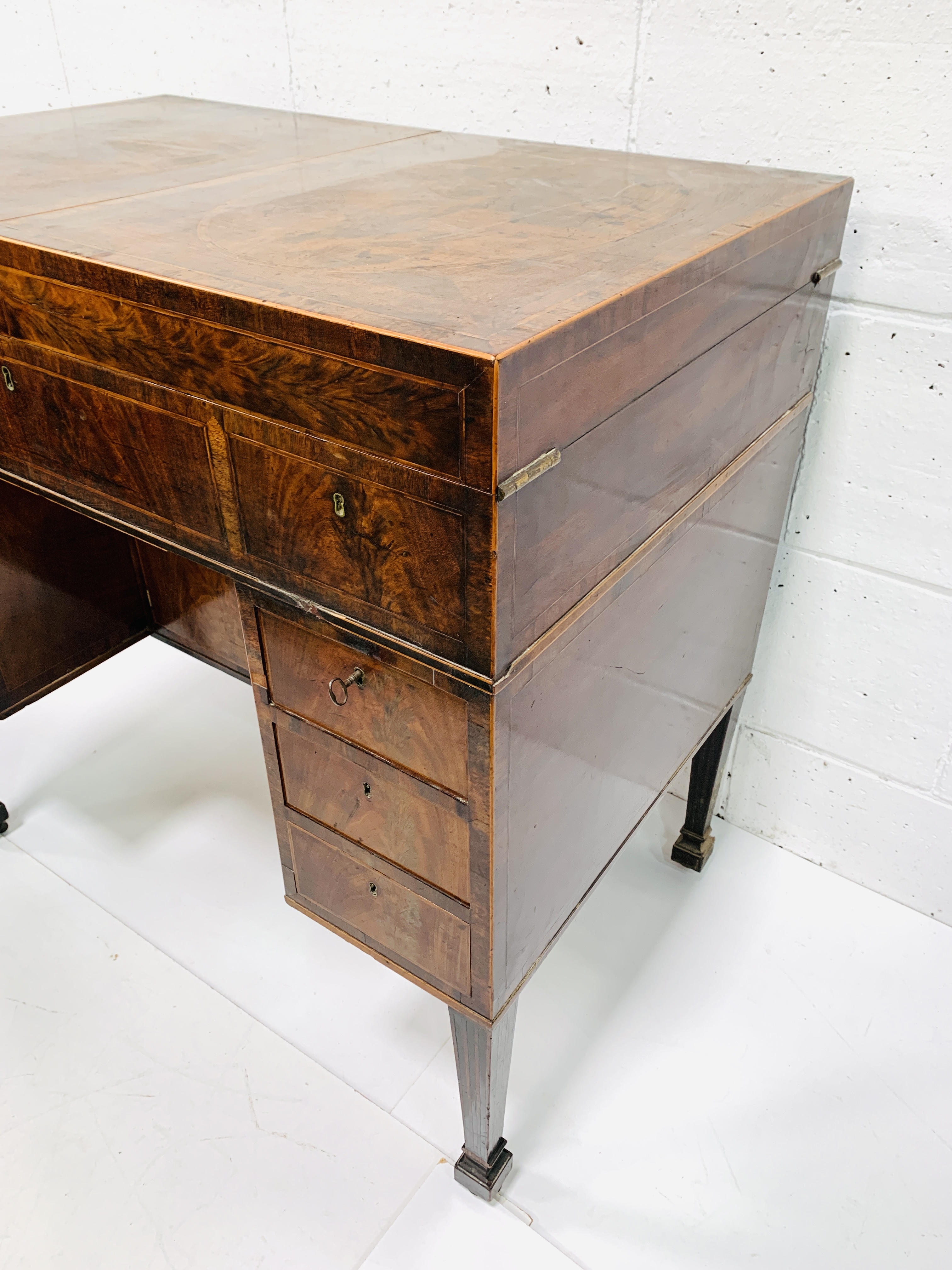 An inlaid burr mahogany campaign desk cum washstand - Image 7 of 9