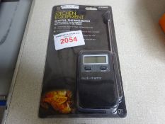 Digital thermometer