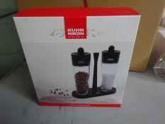 Kuhn Rikon Salt and Pepper Mill Set.