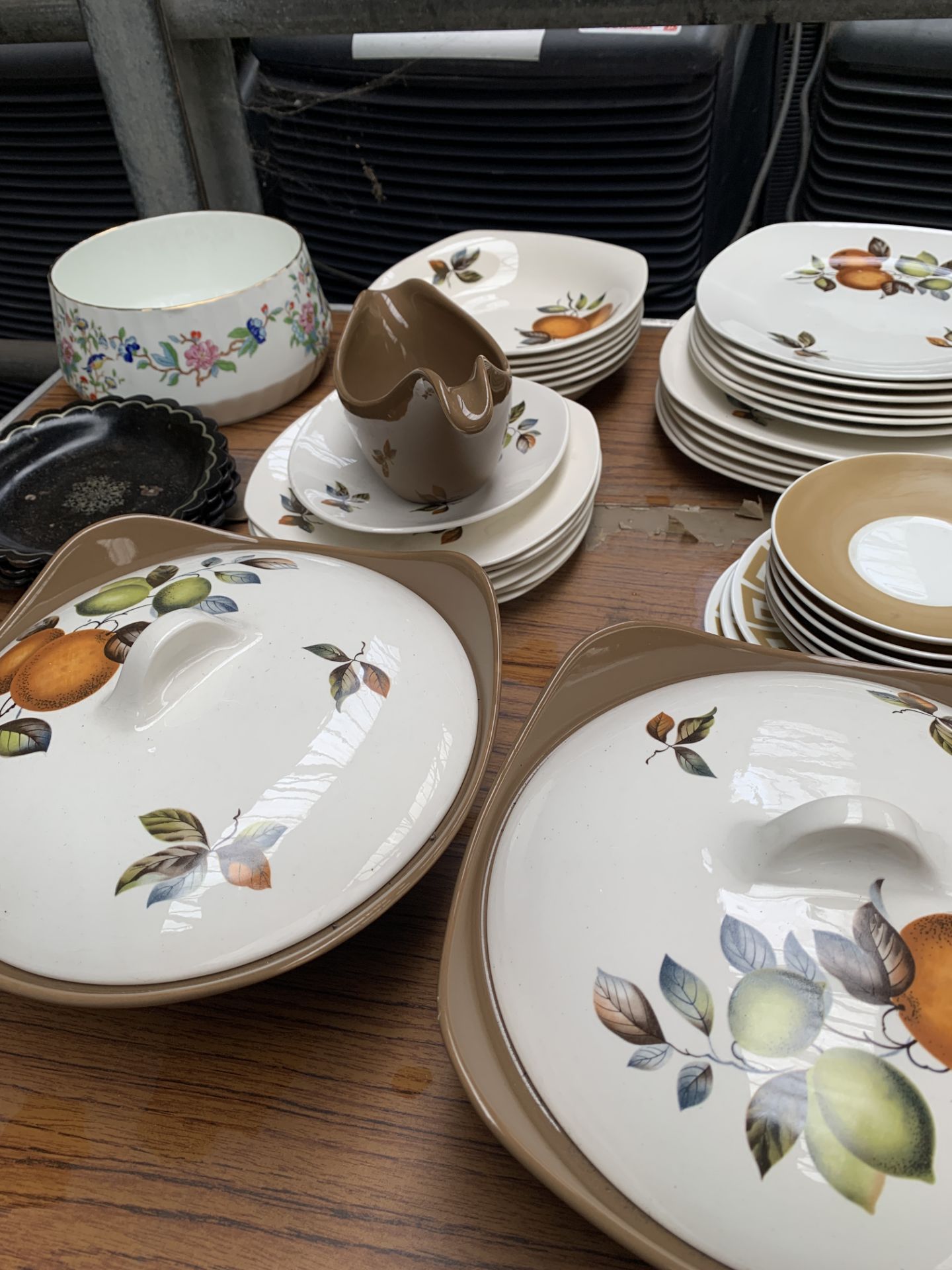 Quantity of Midwinter tableware and other items - Bild 3 aus 6