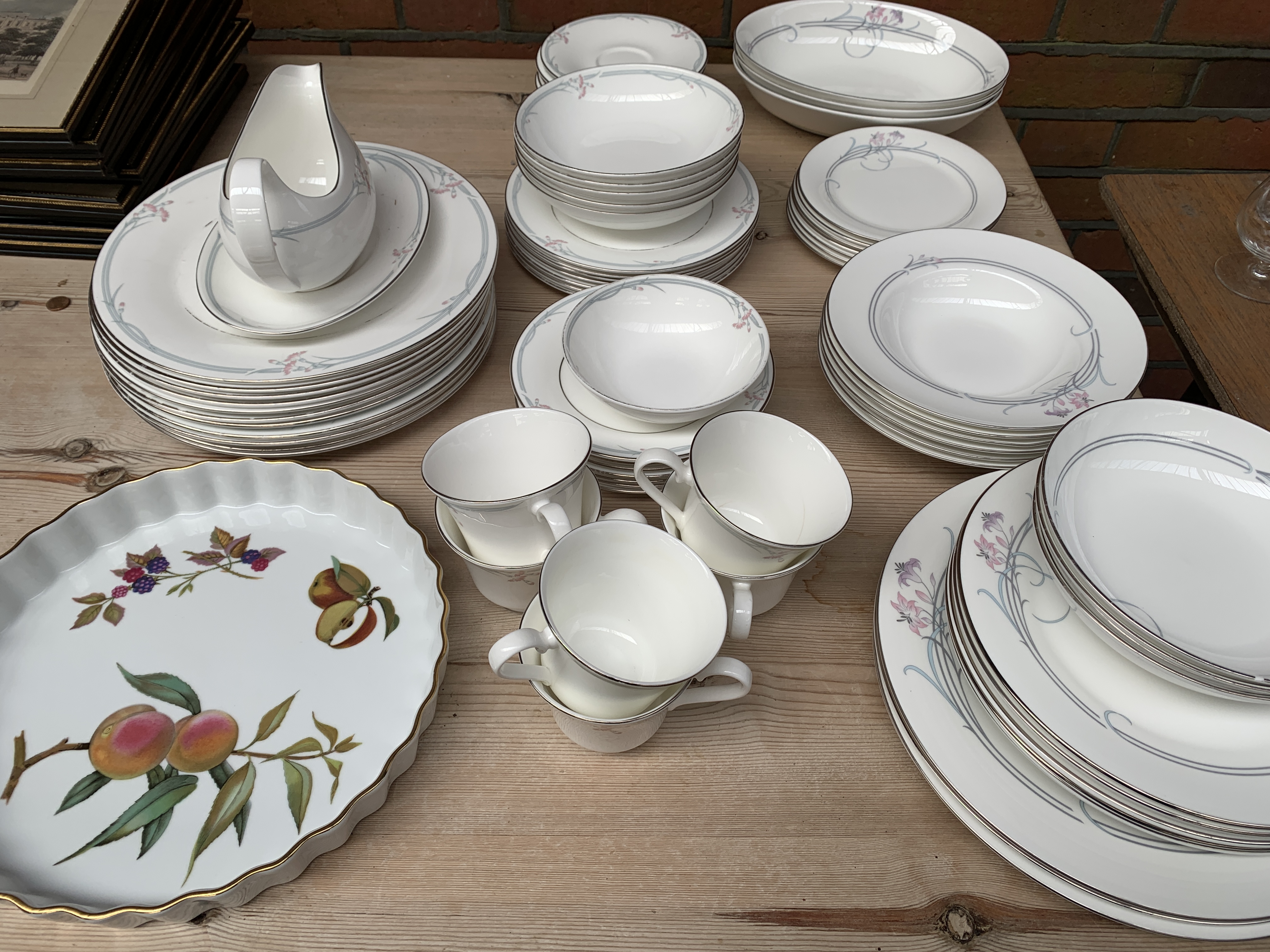 Quantity of Royal Doulton tableware and a Royal Worcester flan dish