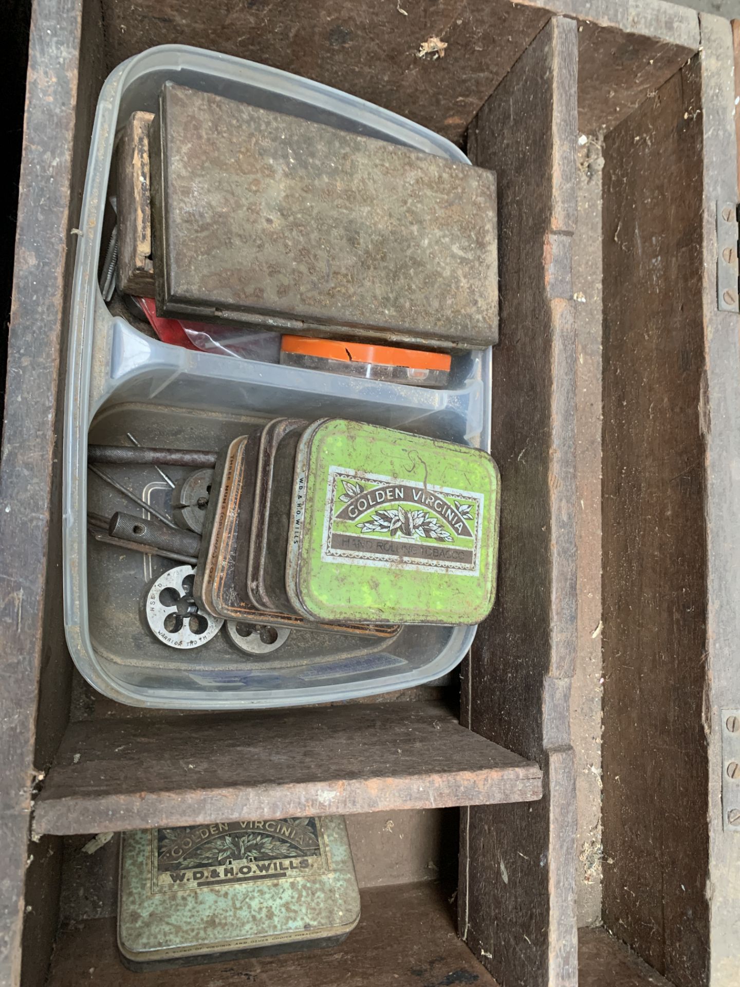 Wooden box of taps and dies and other items - Image 4 of 7