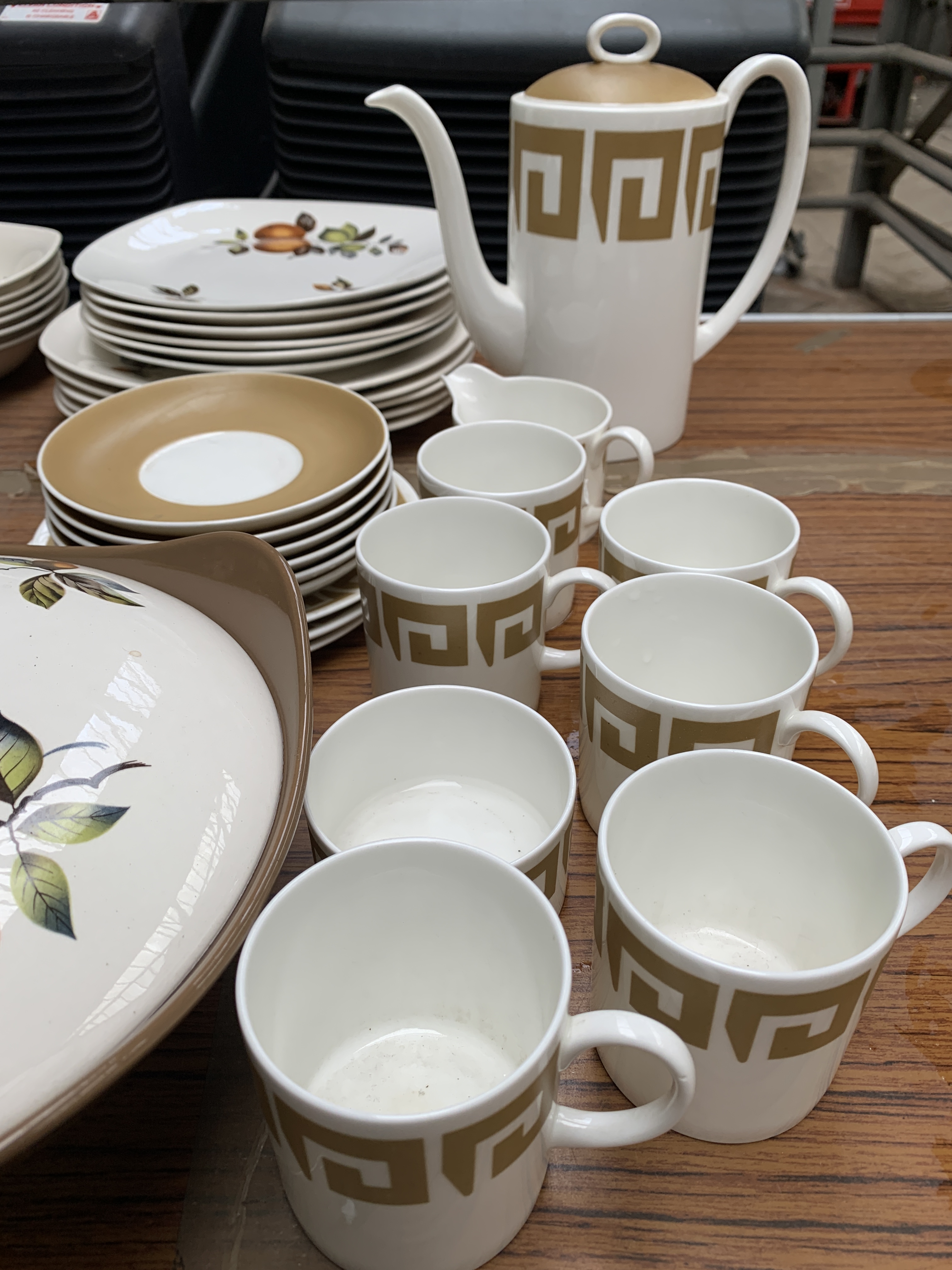 Quantity of Midwinter tableware and other items - Image 6 of 6