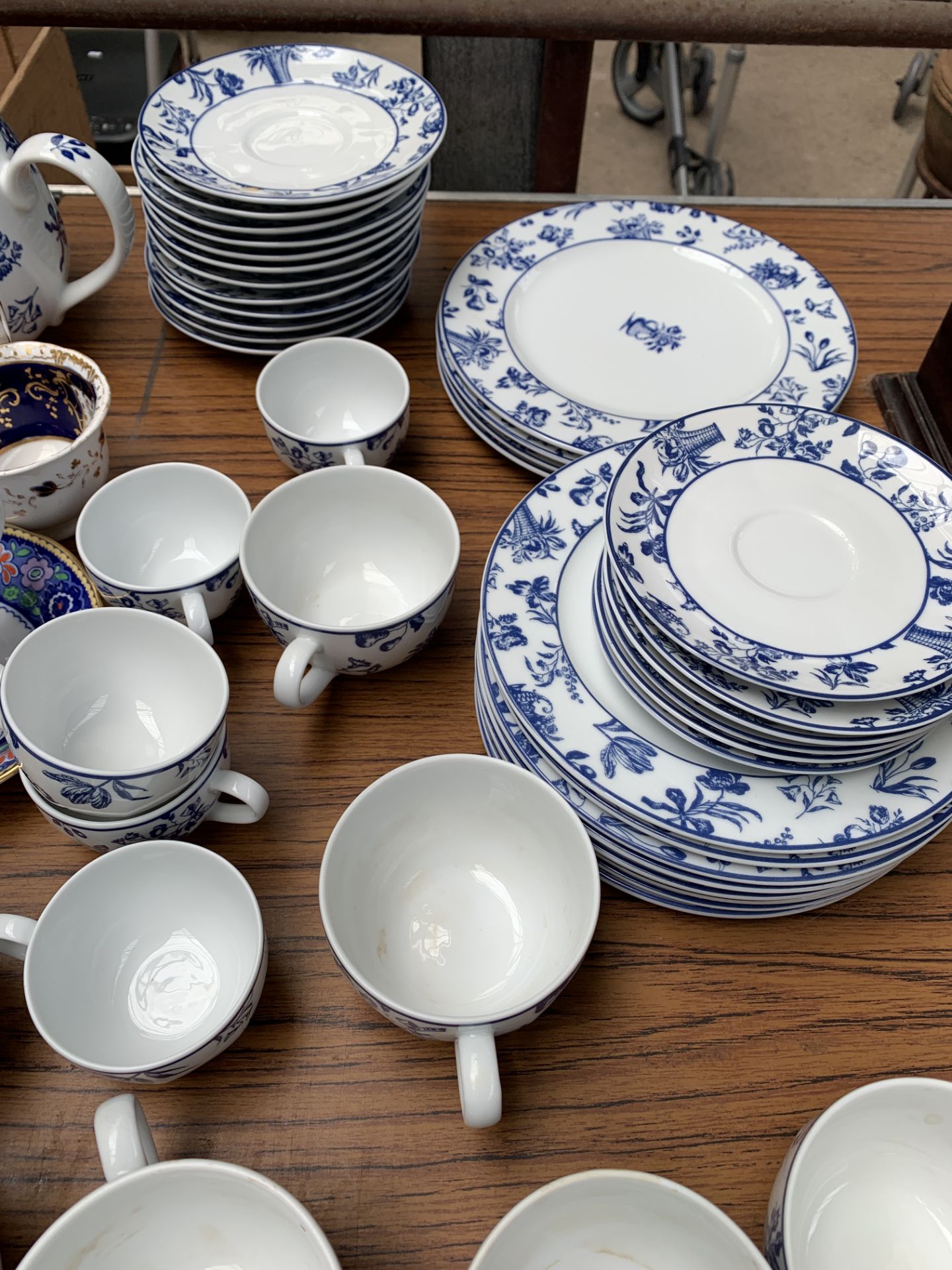 Blue and white Vista Alegre part tea set; together with a quantity of china - Image 4 of 6