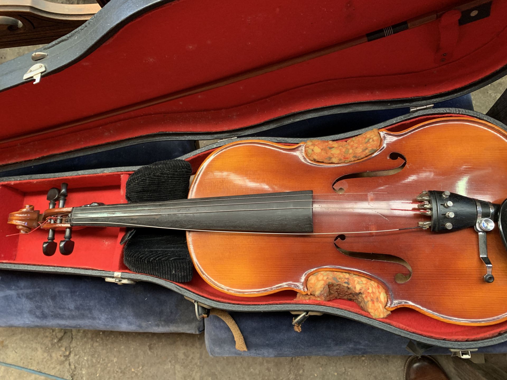 Viola in a hard case with bow by Anton Klier of Bubenreuth - Image 3 of 3
