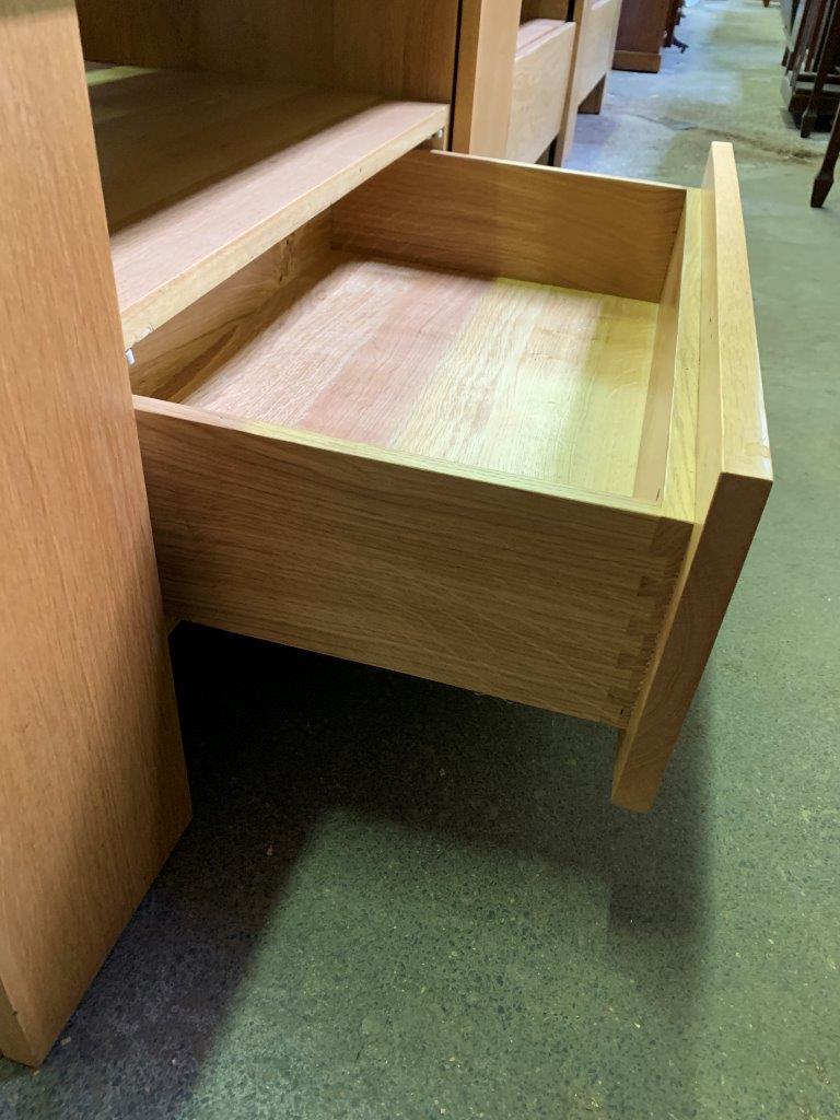 Oak laminate display shelf unit - Image 4 of 4