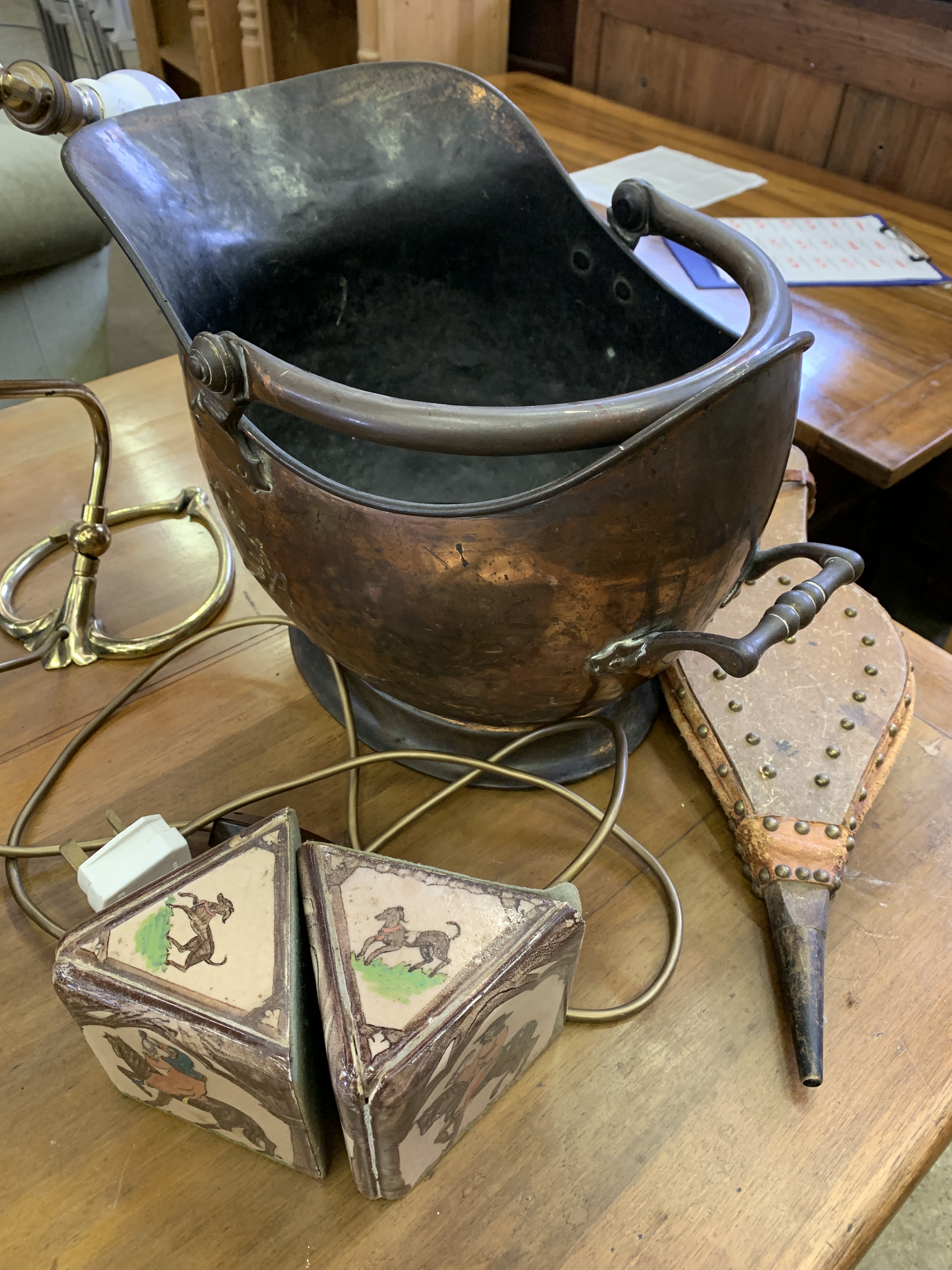 Copper coal scuttle, brass lamp, two ceramic bookends and a pair of bellows - Image 2 of 2