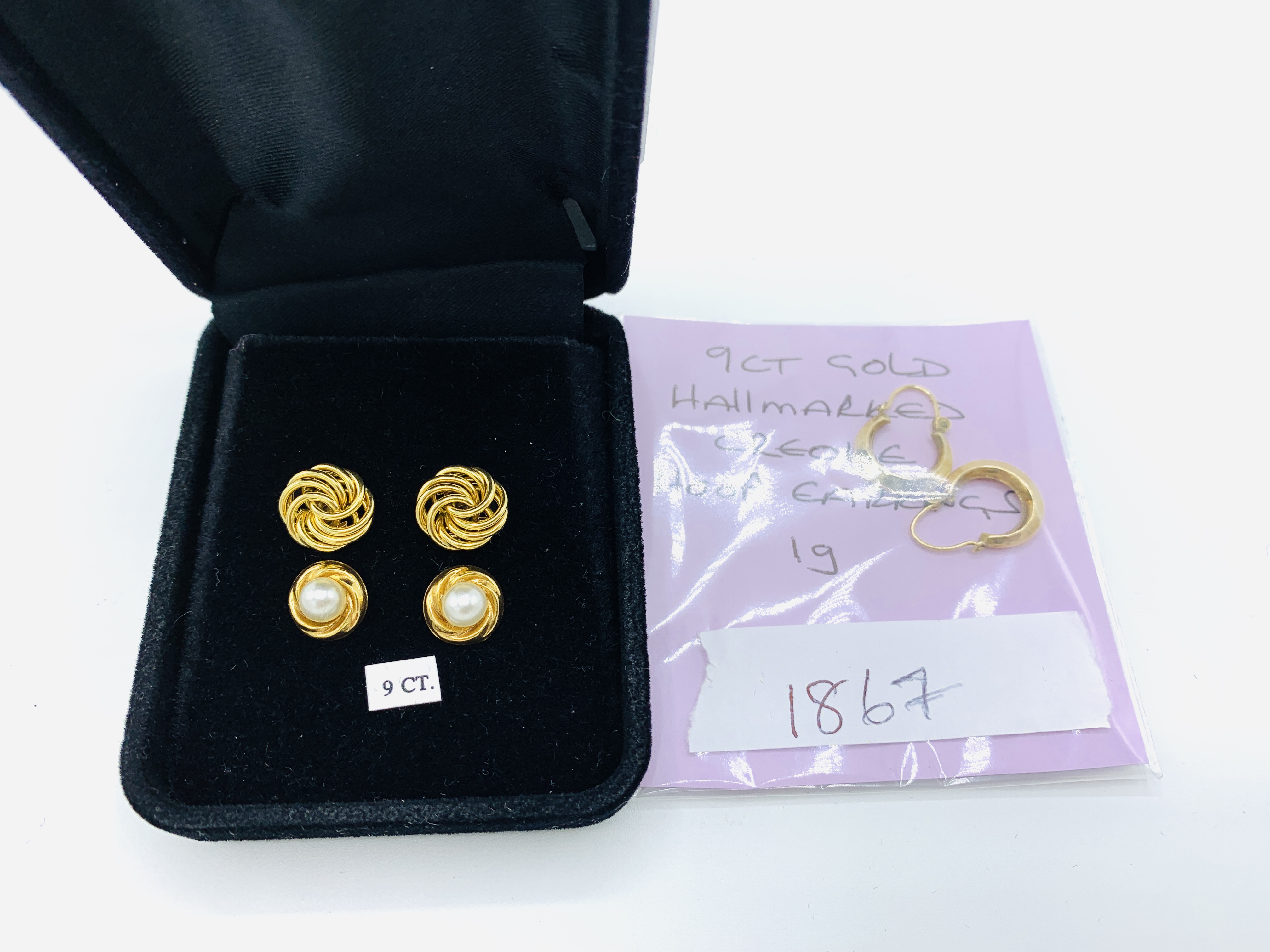 Three pairs of 9ct gold earrings - Image 3 of 3