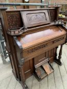 Peerless organ by Foley and Williams Manufacturing Company