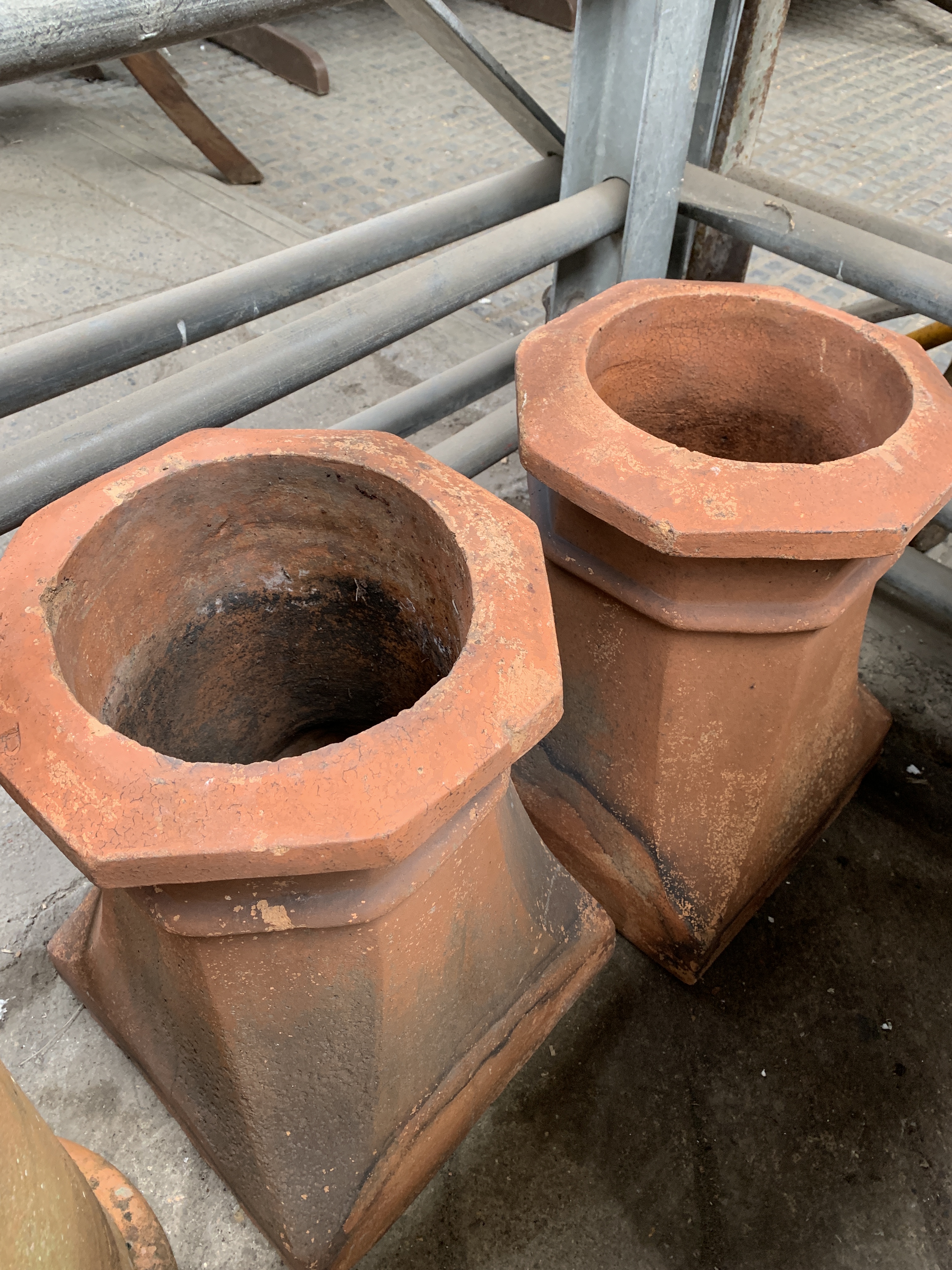 Two terracotta chimney pots - Image 4 of 4