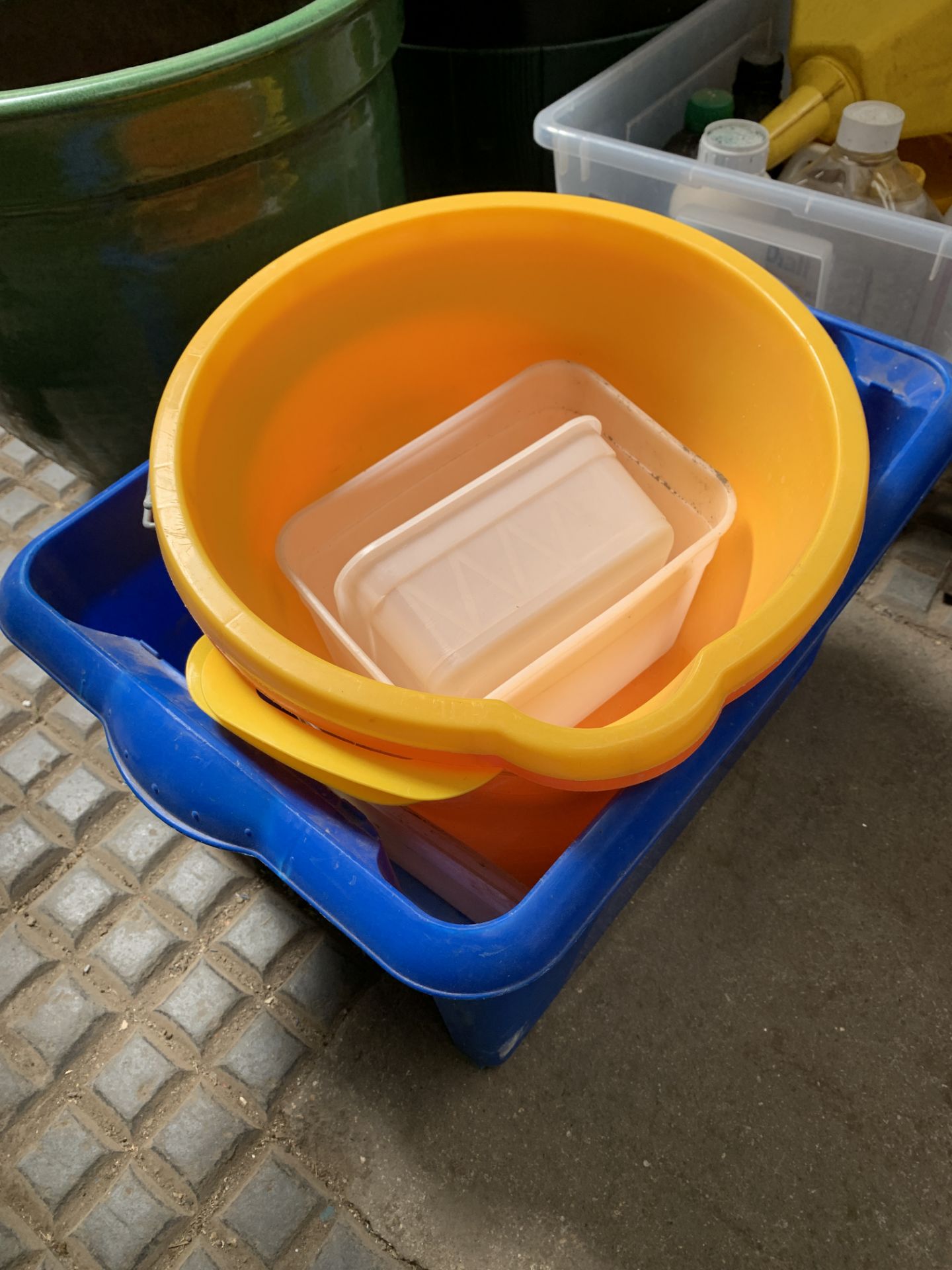 Quantity of buckets and other items - Image 3 of 3