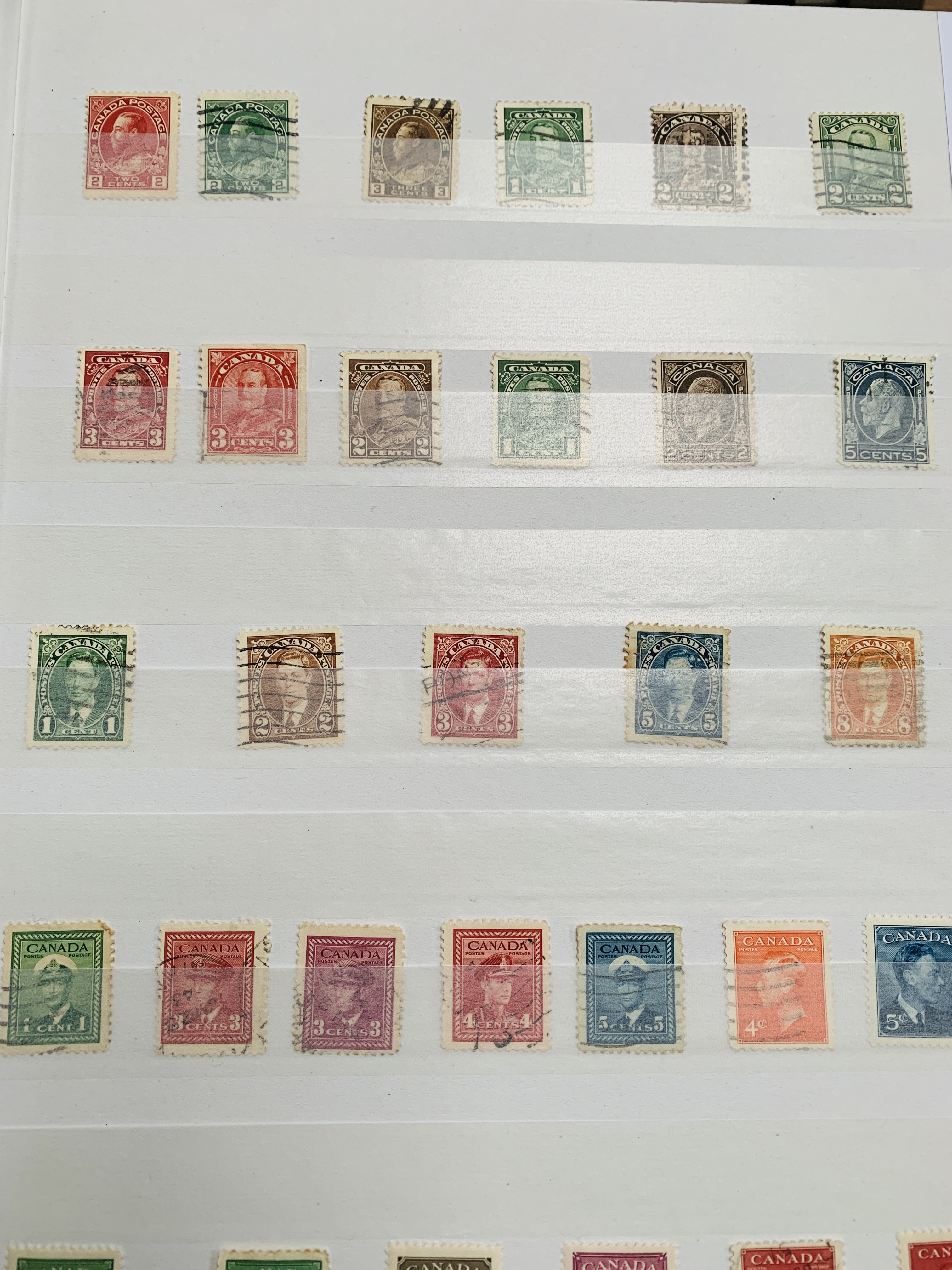 Five stockbooks with Korea, GB, New Zealand and others, and a Stanley Gibbons catalogue - Image 3 of 5