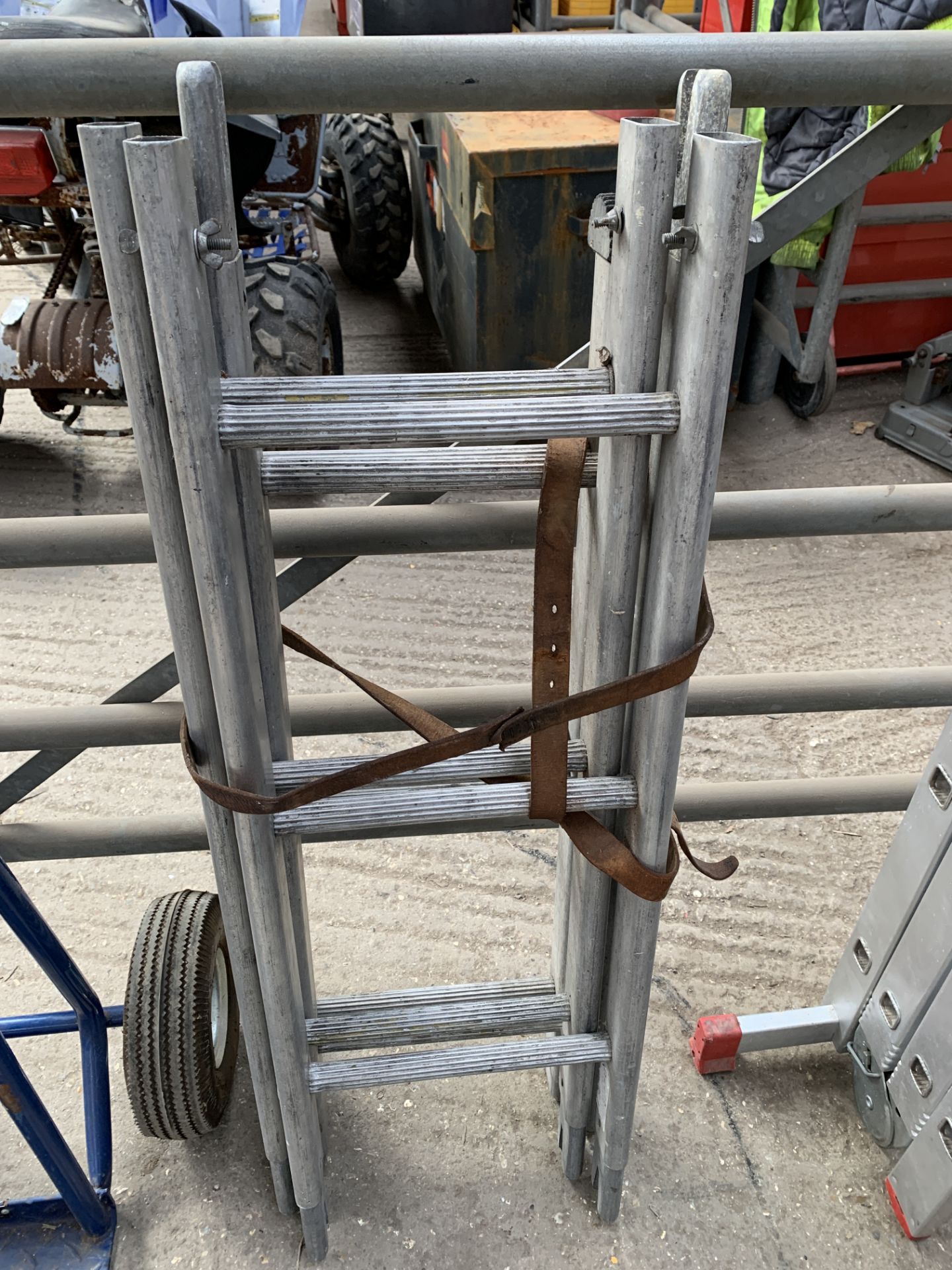Four section aluminium ladder