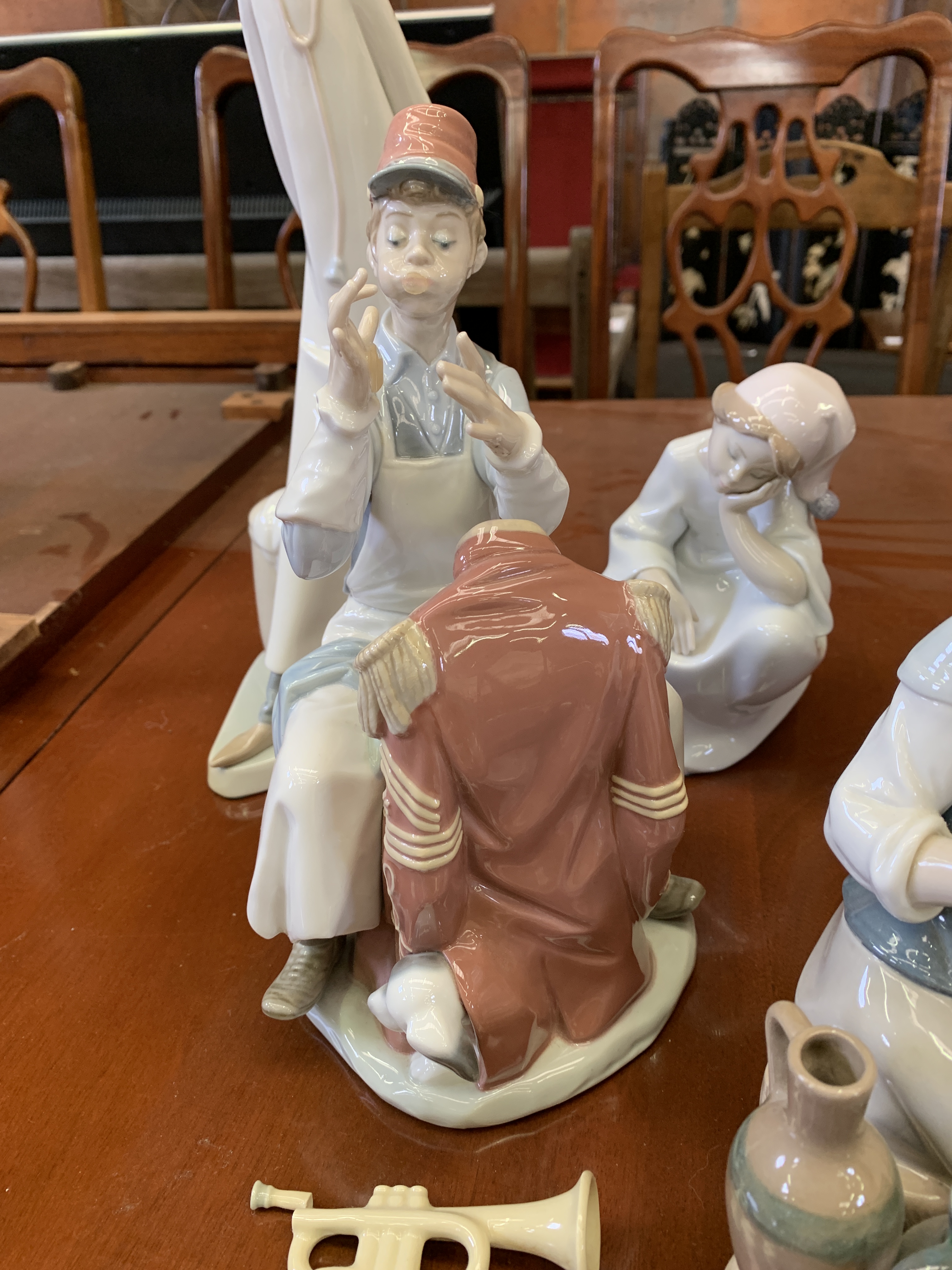 A group of four Lladro figurines - Image 3 of 4