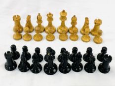 Early 20th-Century boxwood and ebony Staunton style chess set