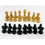 Early 20th-Century boxwood and ebony Staunton style chess set