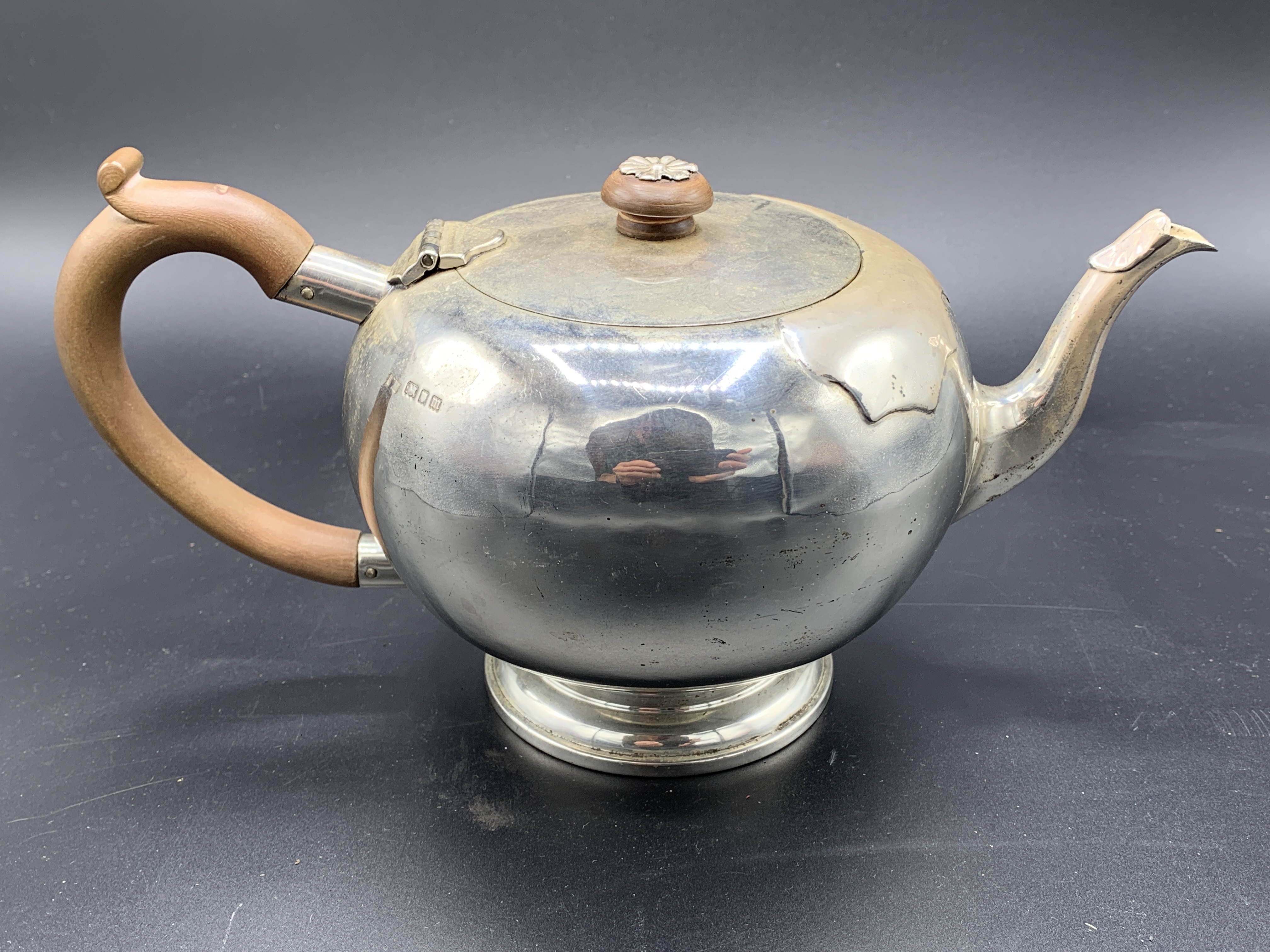 Silver bullet shape teapot, hallmarked London 1927 by Mappin & Webb Ltd - Image 2 of 6