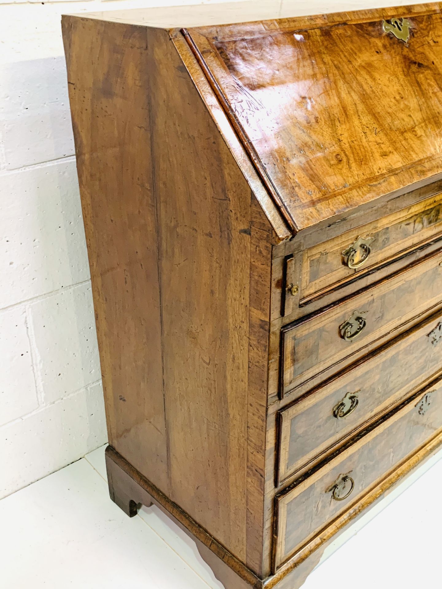 Georgian mahogany veneer and inlaid bureau with fitted interior - Image 6 of 10