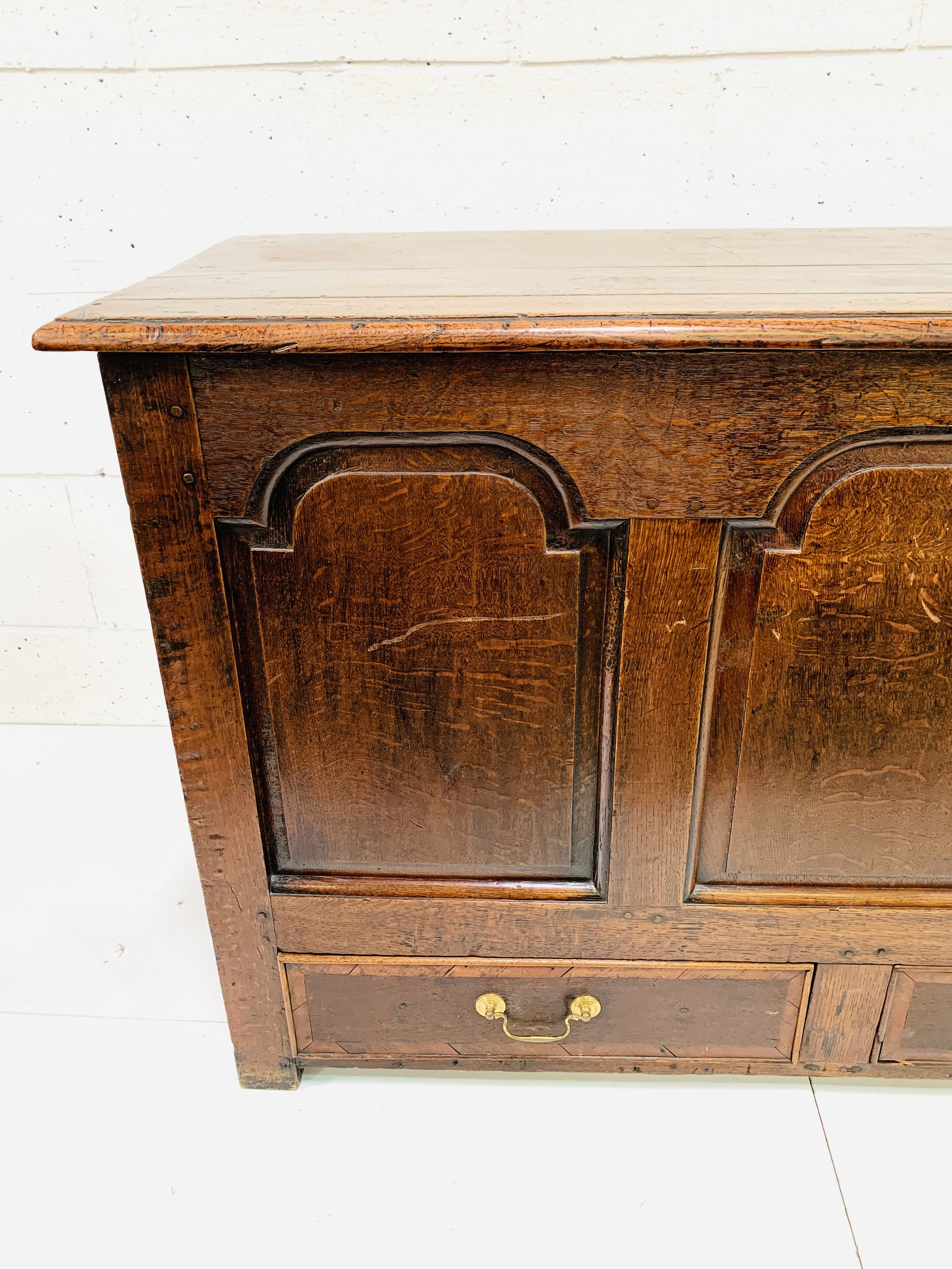 19th century oak monk's chest - Image 2 of 7