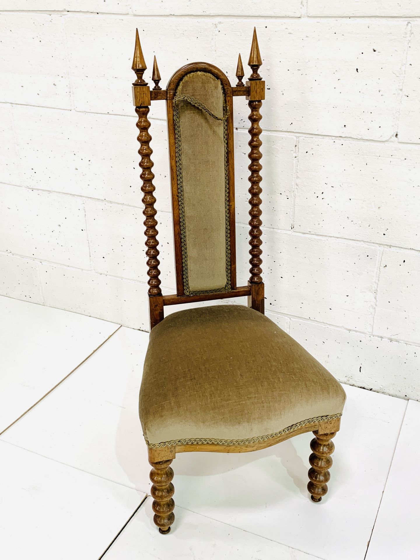 Upholstered decorative hall chair