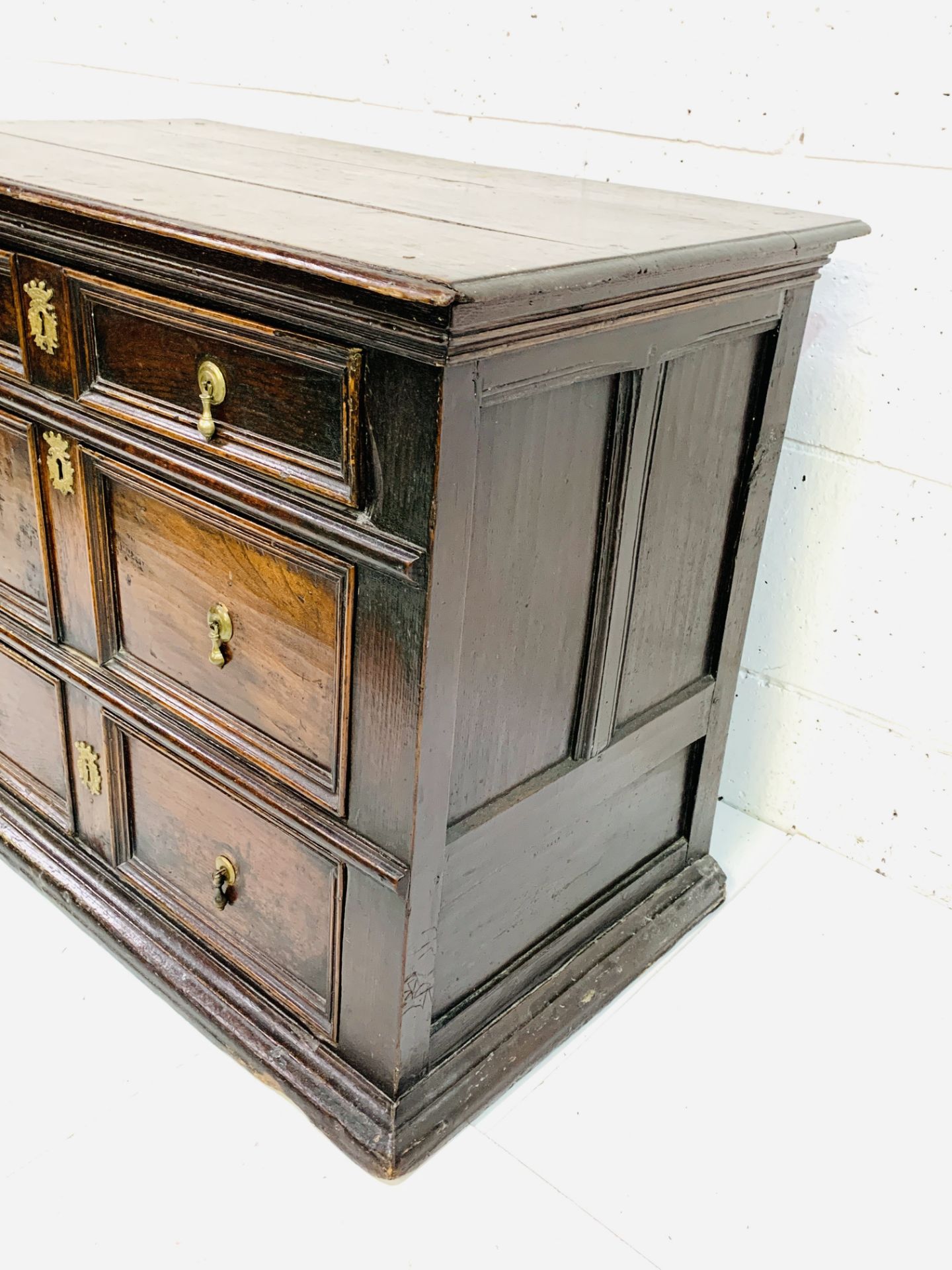 Early 18th Century oak chest of three drawers - Image 8 of 9