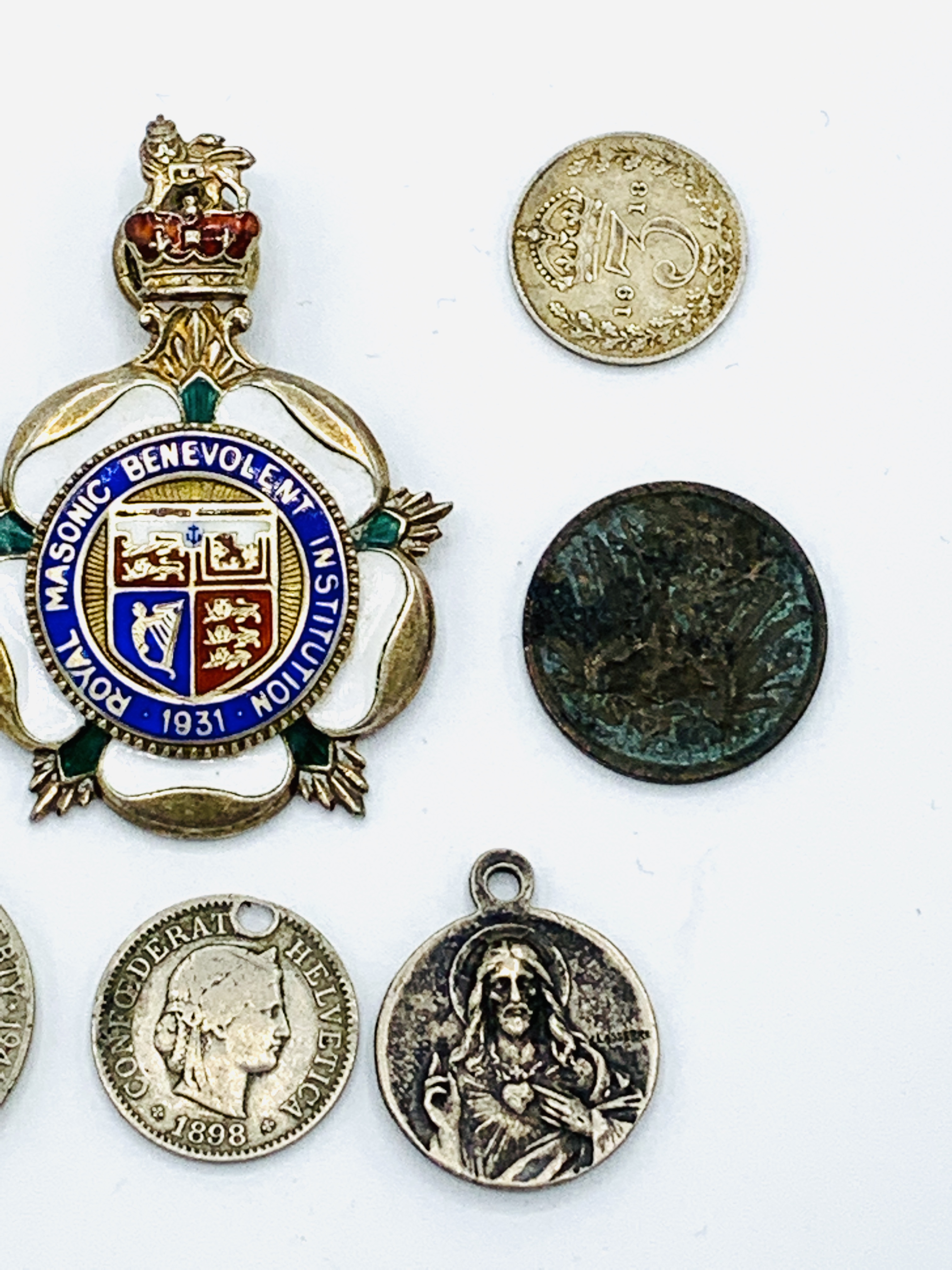 French sacred heart scapular medal pendant together with two other medals and four coins - Image 3 of 4