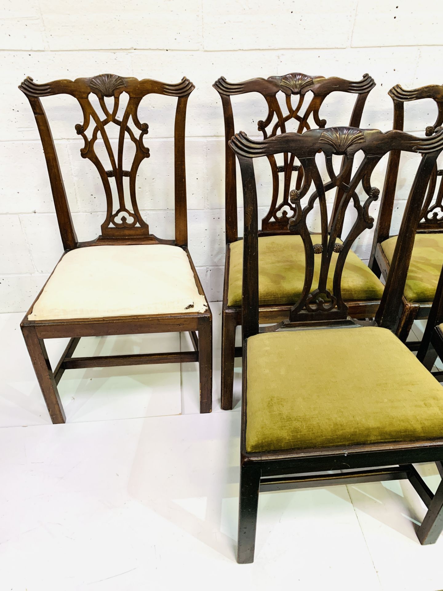 A set of six Georgian-style mahogany framed dining chairs - Image 5 of 5