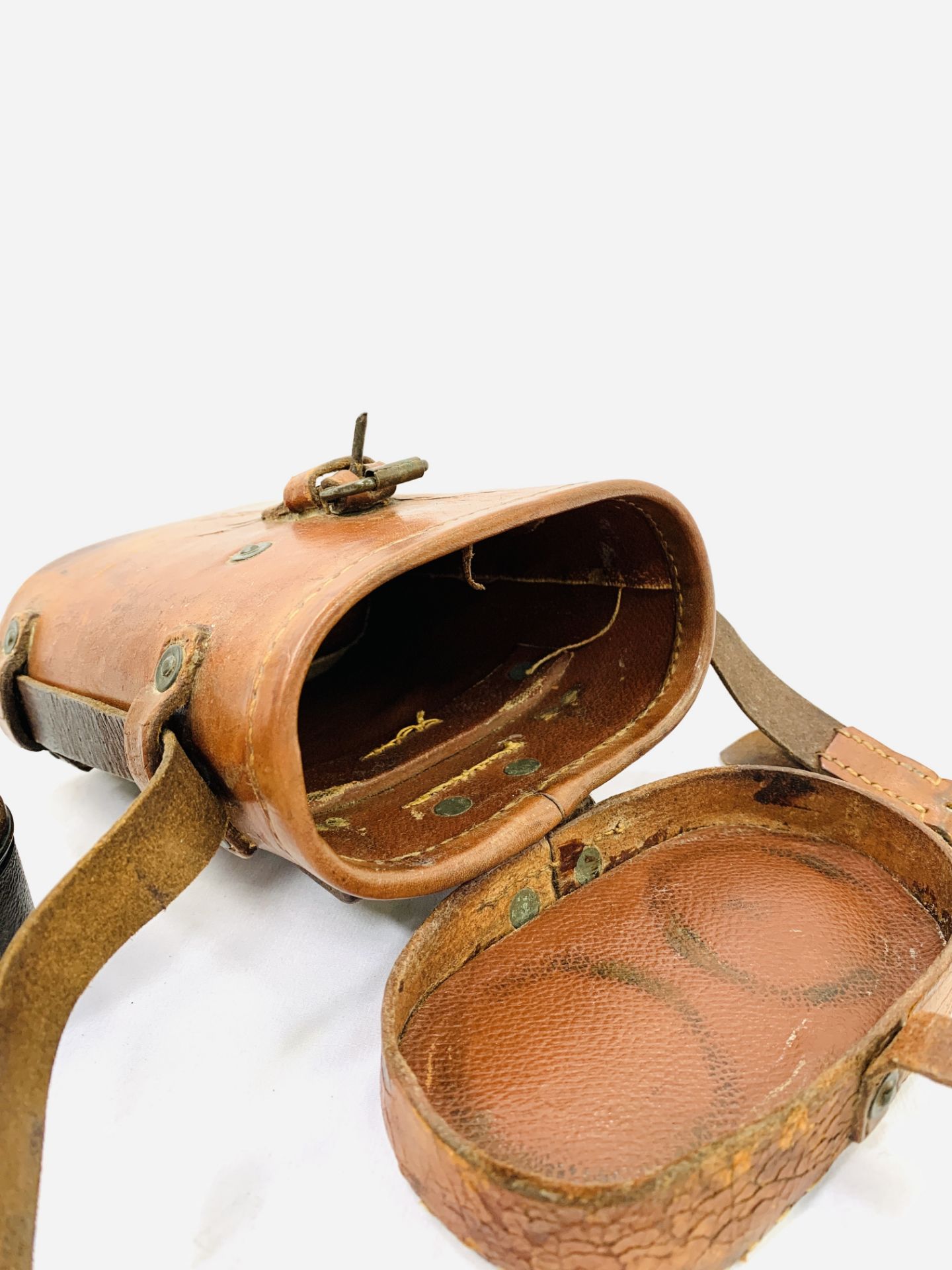 A pair of early 20th Century Lemaire Fabt., Paris, leather covered binoculars with original case - Image 4 of 6